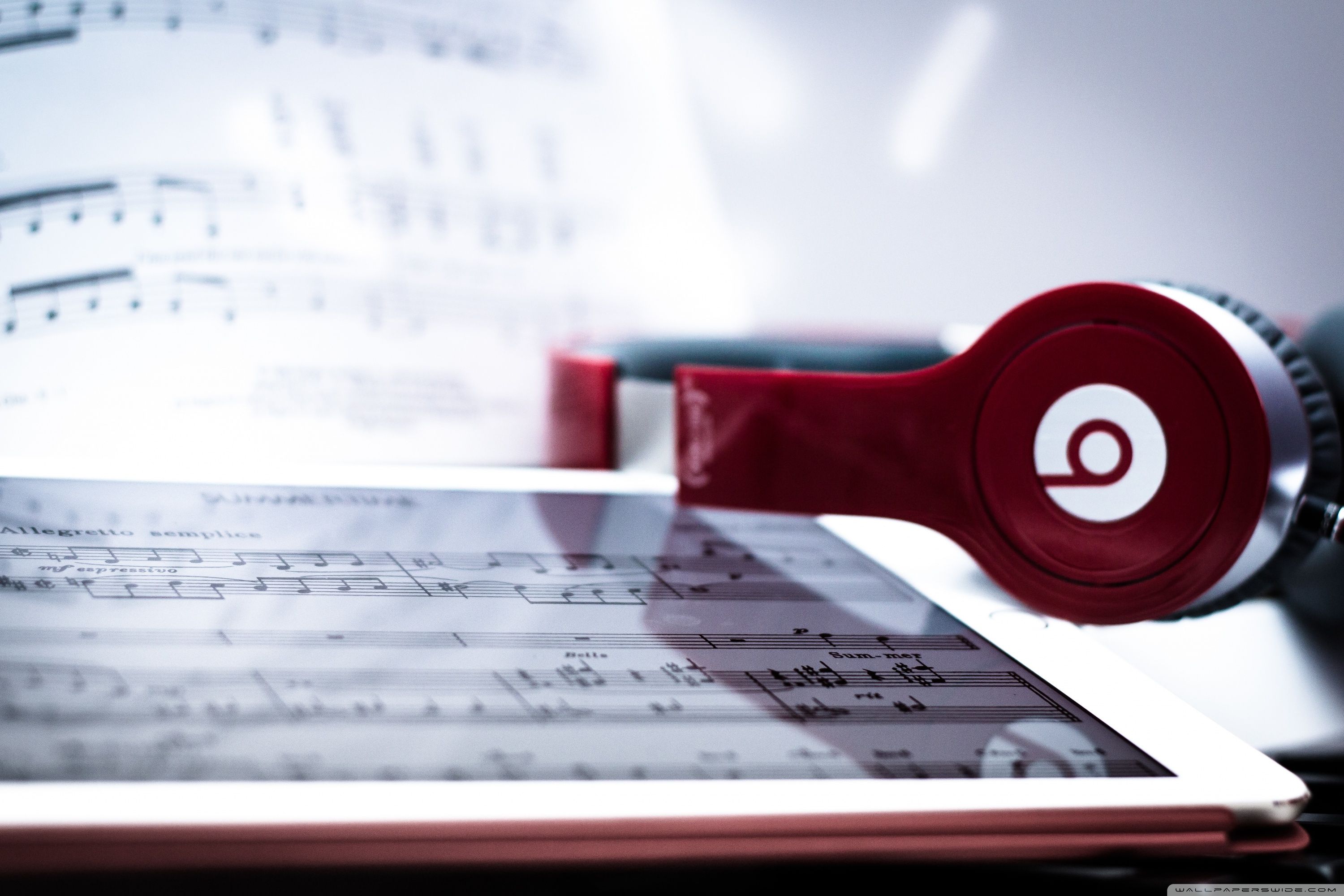 Beats by Dre and Apple Ultra HD Desktop Background Wallpaper