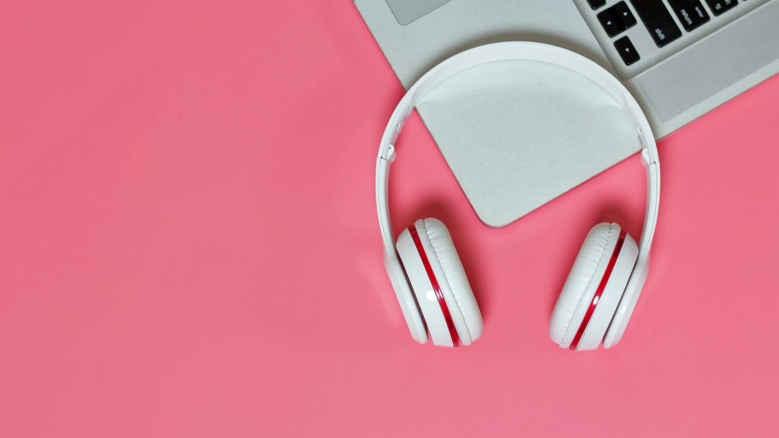 Apple Over Ear Headphones Would Be Like A Rain Of Fire On Bose