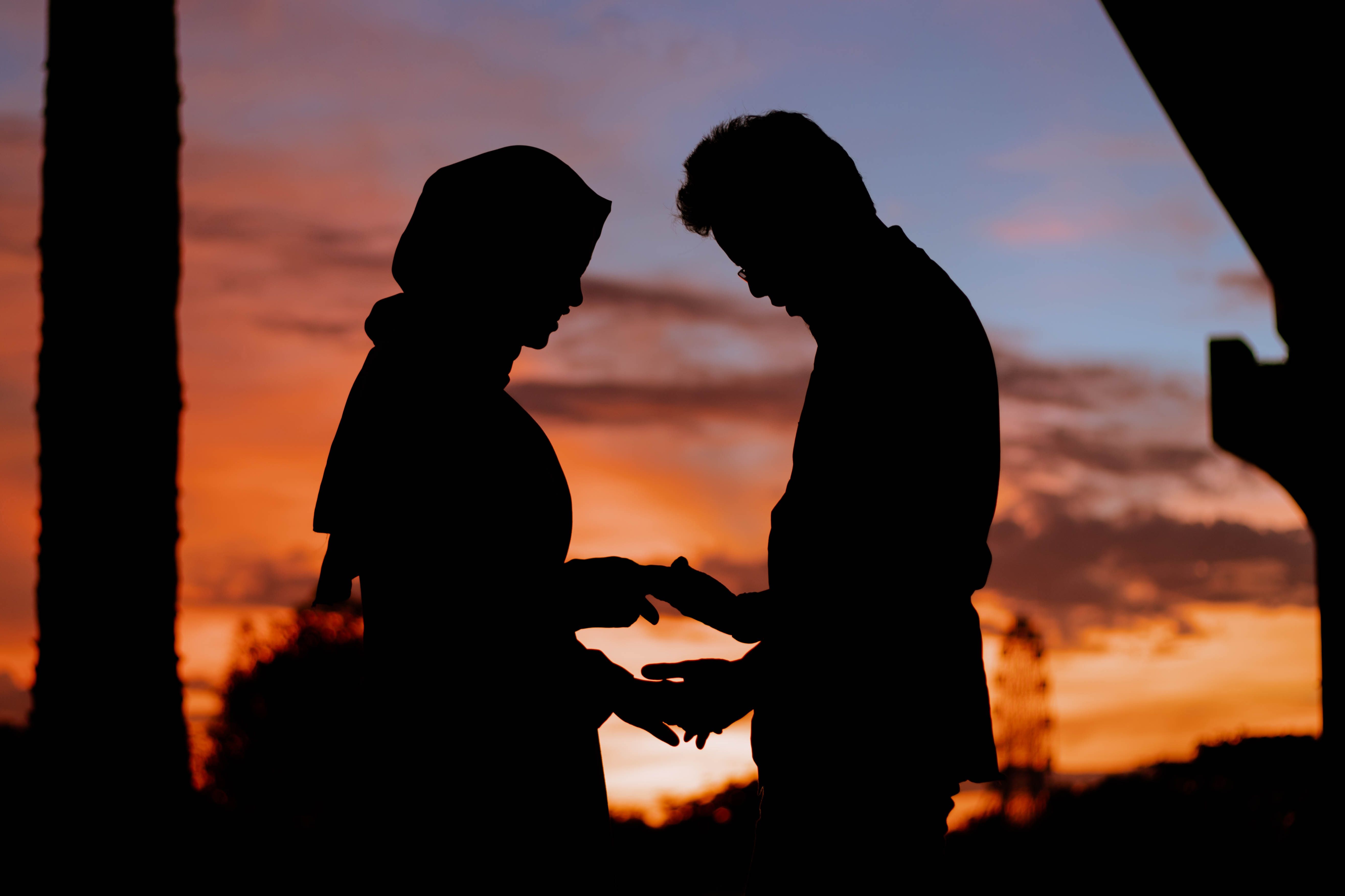 Download 5261x3507 Couple, Sunset, Scenic, Holding Hands, Romance