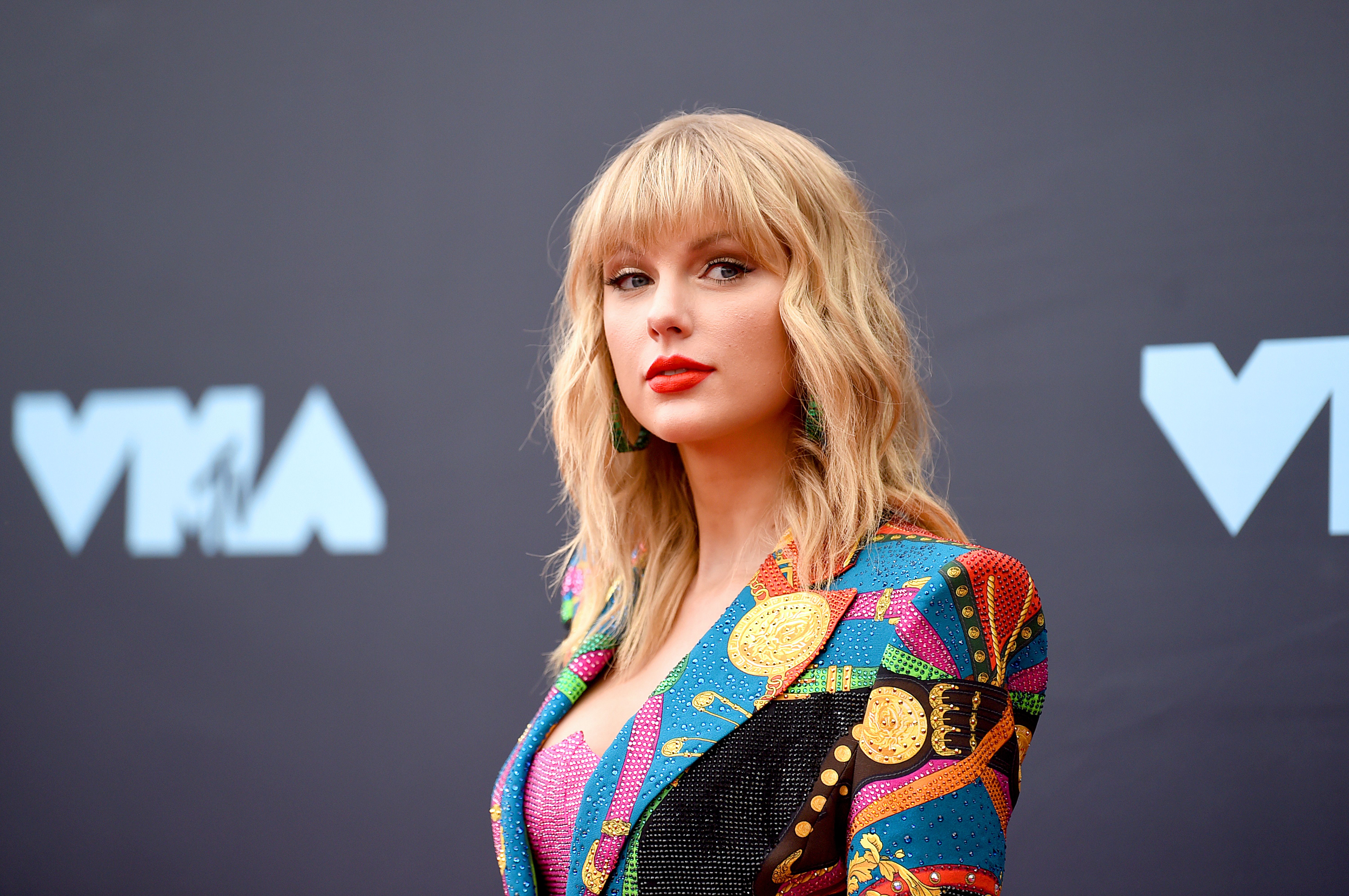 Taylor Swift Identifies With Daenerys' Powerful 'Game Of Thrones' Arc