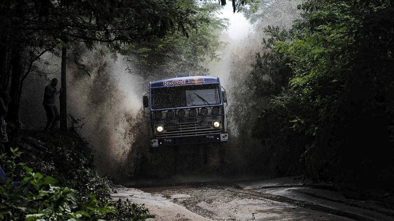Rally Dakar Trucks Wallpaper for Android