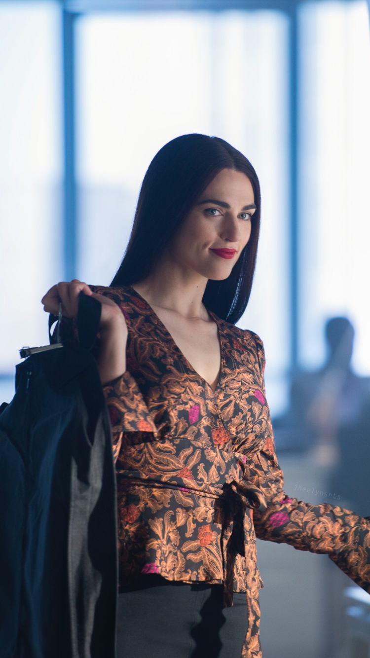 Lena Luthor Wallpaper. Katie mcgrath, Lena luthor, Supergirl