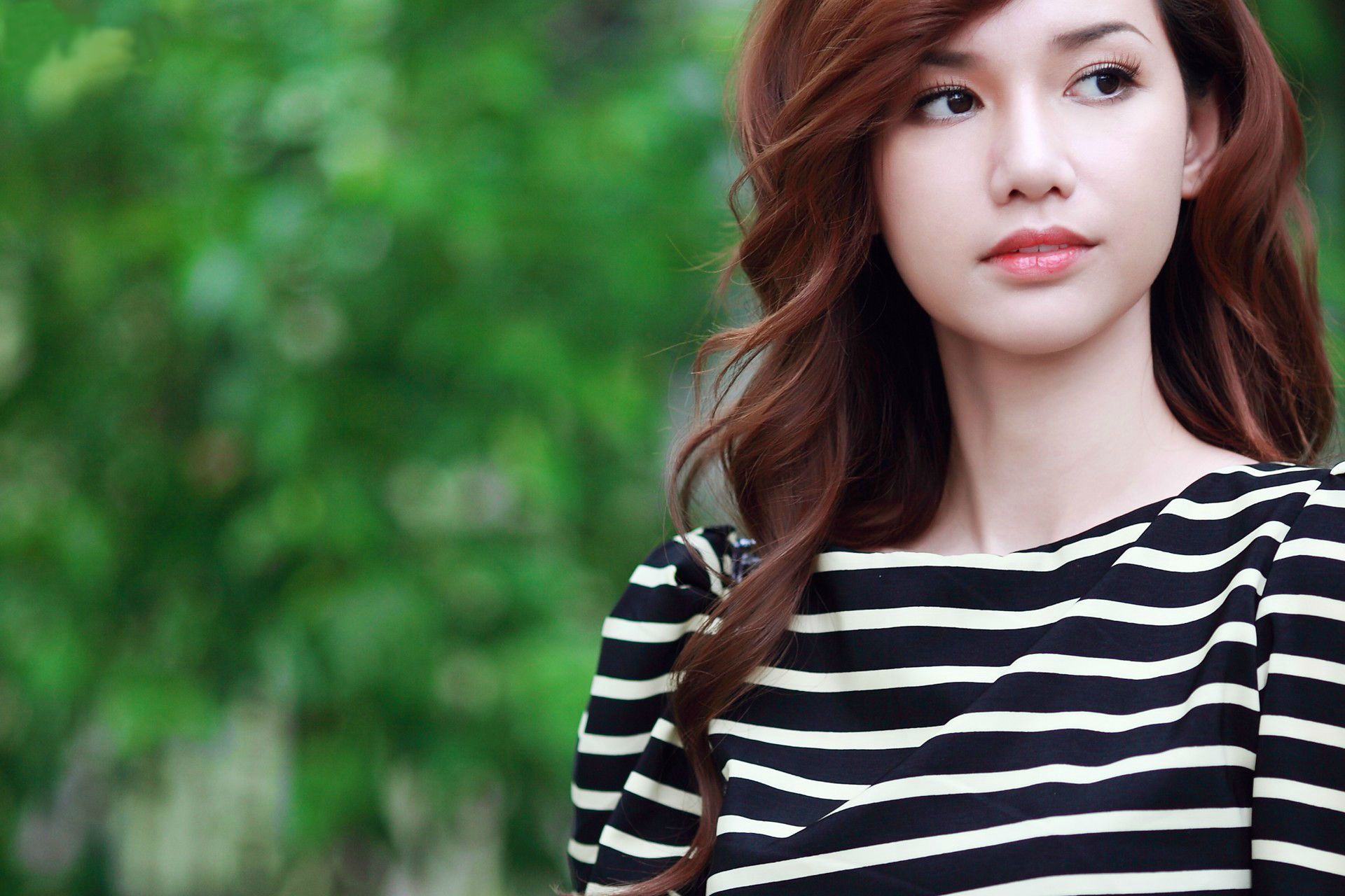 Desktop girl cute pics Wallpaper Download Resolution 4K