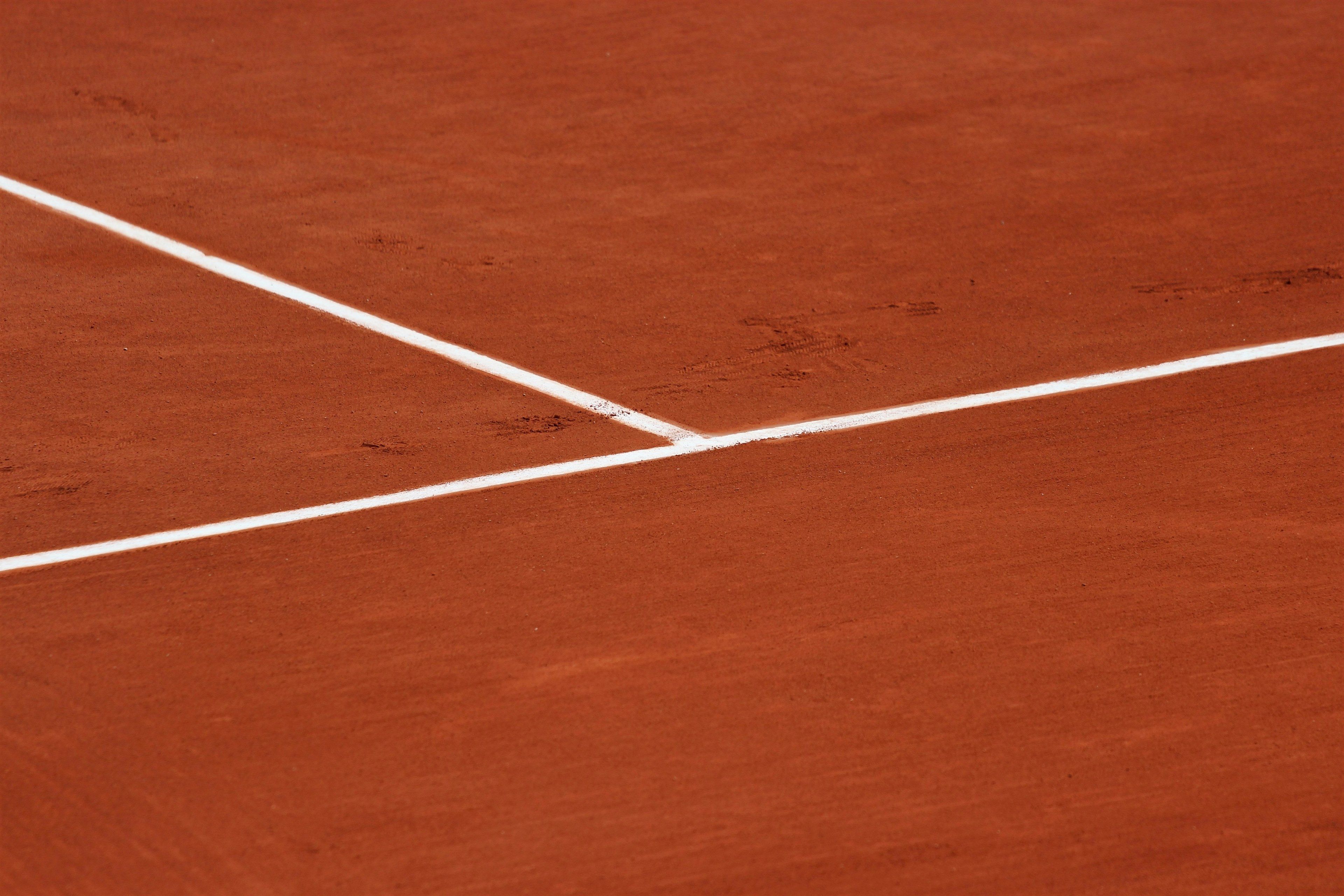 Wallpaper / the view of a white tennis line markings