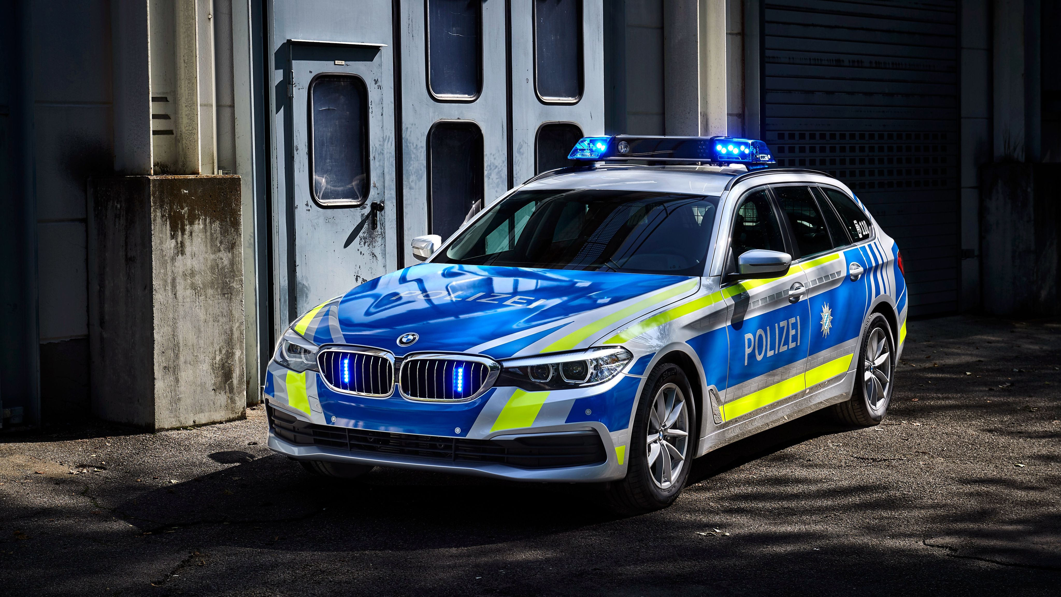 BMW 530d xDrive Touring Polizei 4K Wallpaper. HD Car