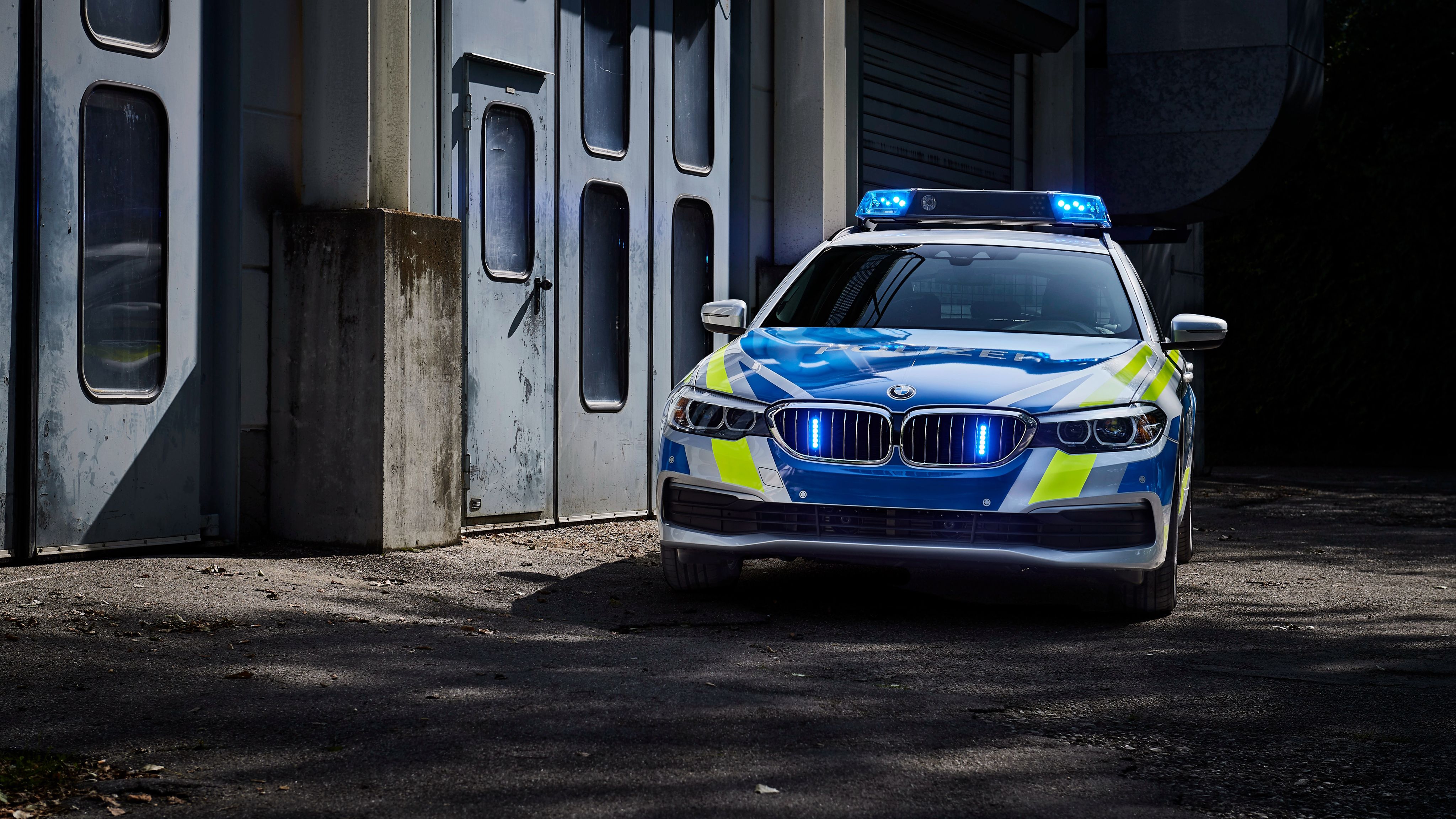 BMW 530d xDrive Touring Polizei 2017 4K Wallpaper. HD Car