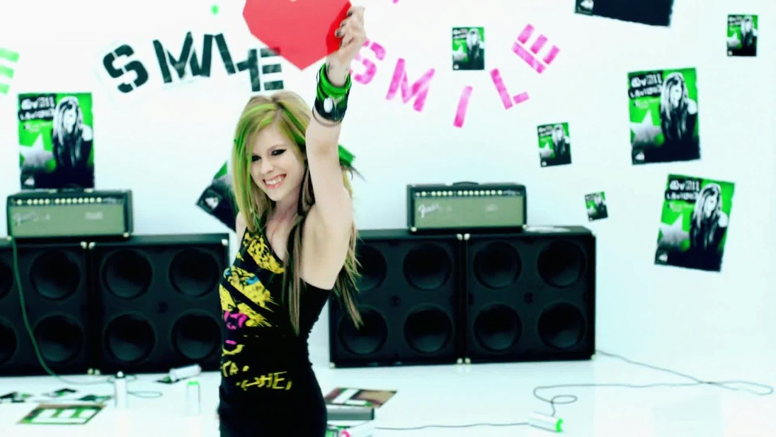 Avril Lavigne Screenshots Picture in 1080HD. Avril lavigne, Beauty, Smile wallpaper