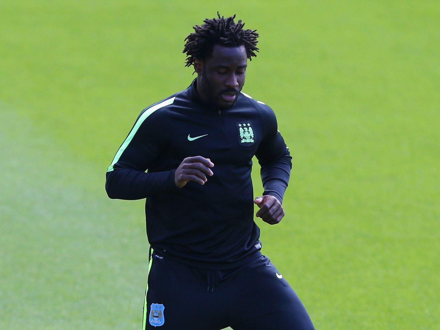 Wilfried Bony arrives at Stoke City to complete loan deal and Blue