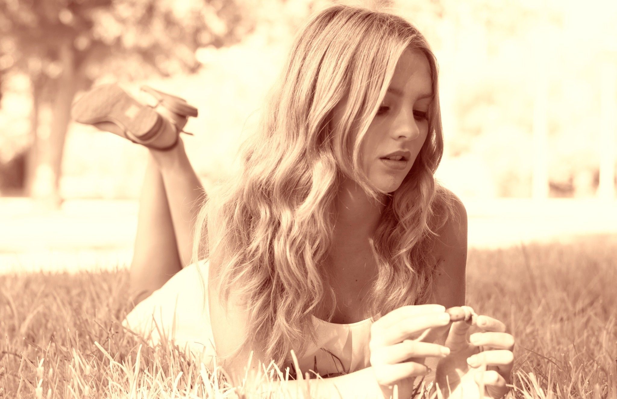 Thinking Women Wallpapers - Wallpaper Cave