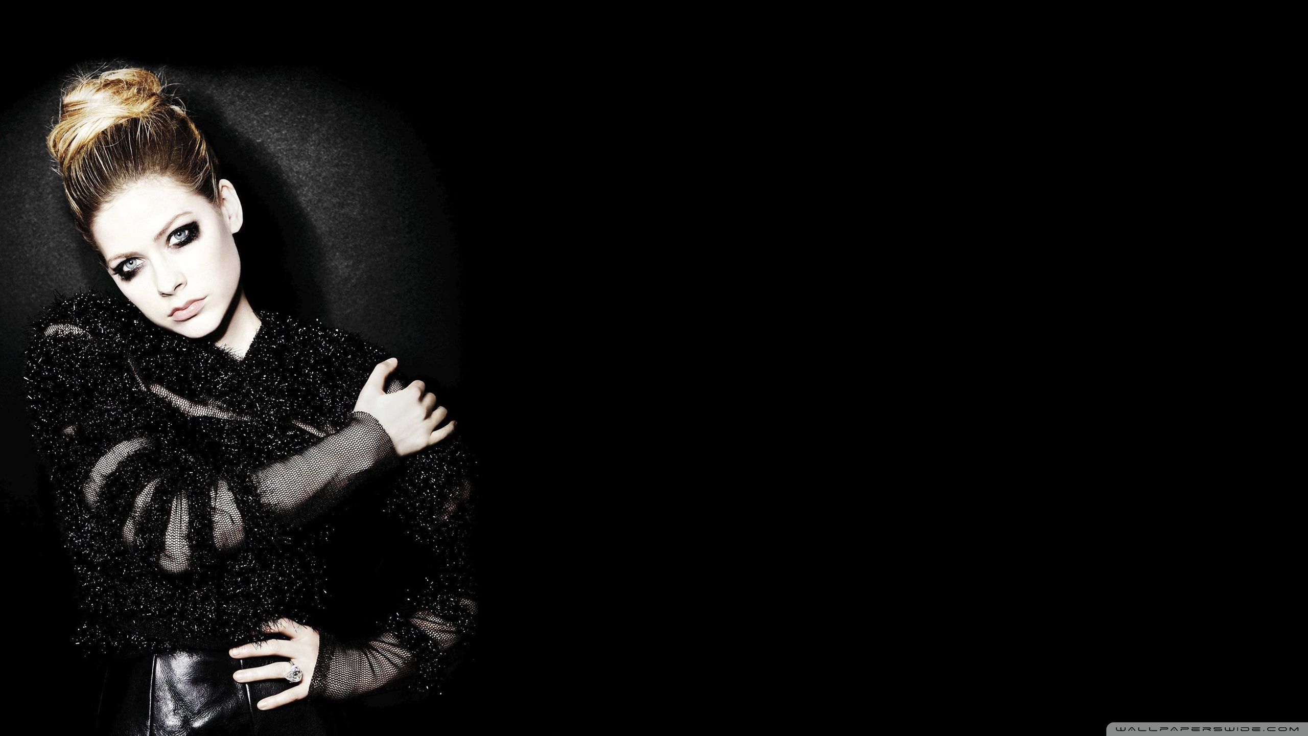 Avril Lavigne Me Go Ultra HD Desktop Background Wallpaper for 4K UHD TV, Widescreen & UltraWide Desktop & Laptop, Tablet