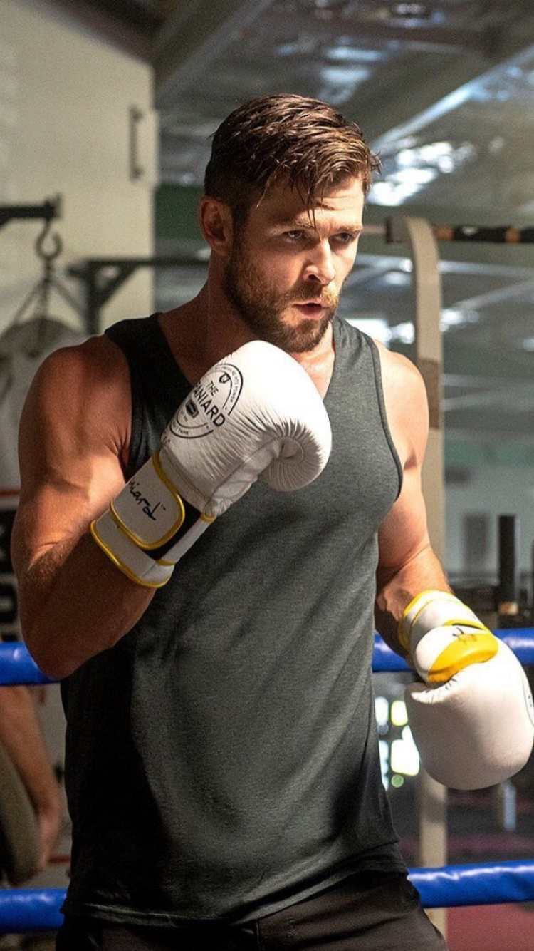ChrisHemsworth. Chris hemsworth workout, Chris hemsworth hair, Hemsworth