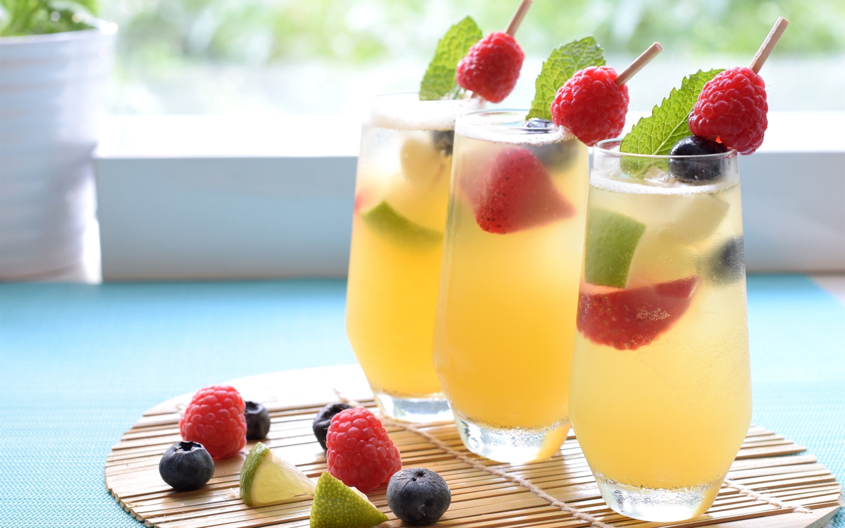 Wallpaper Cocktail, cold drinks, berries, glass cups 2880x1800 HD Picture, Image