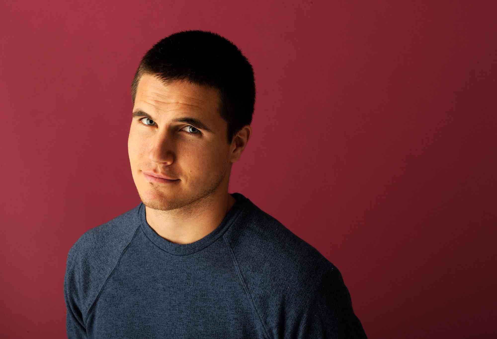 Robbie Amell Wallpapers - Wallpaper Cave