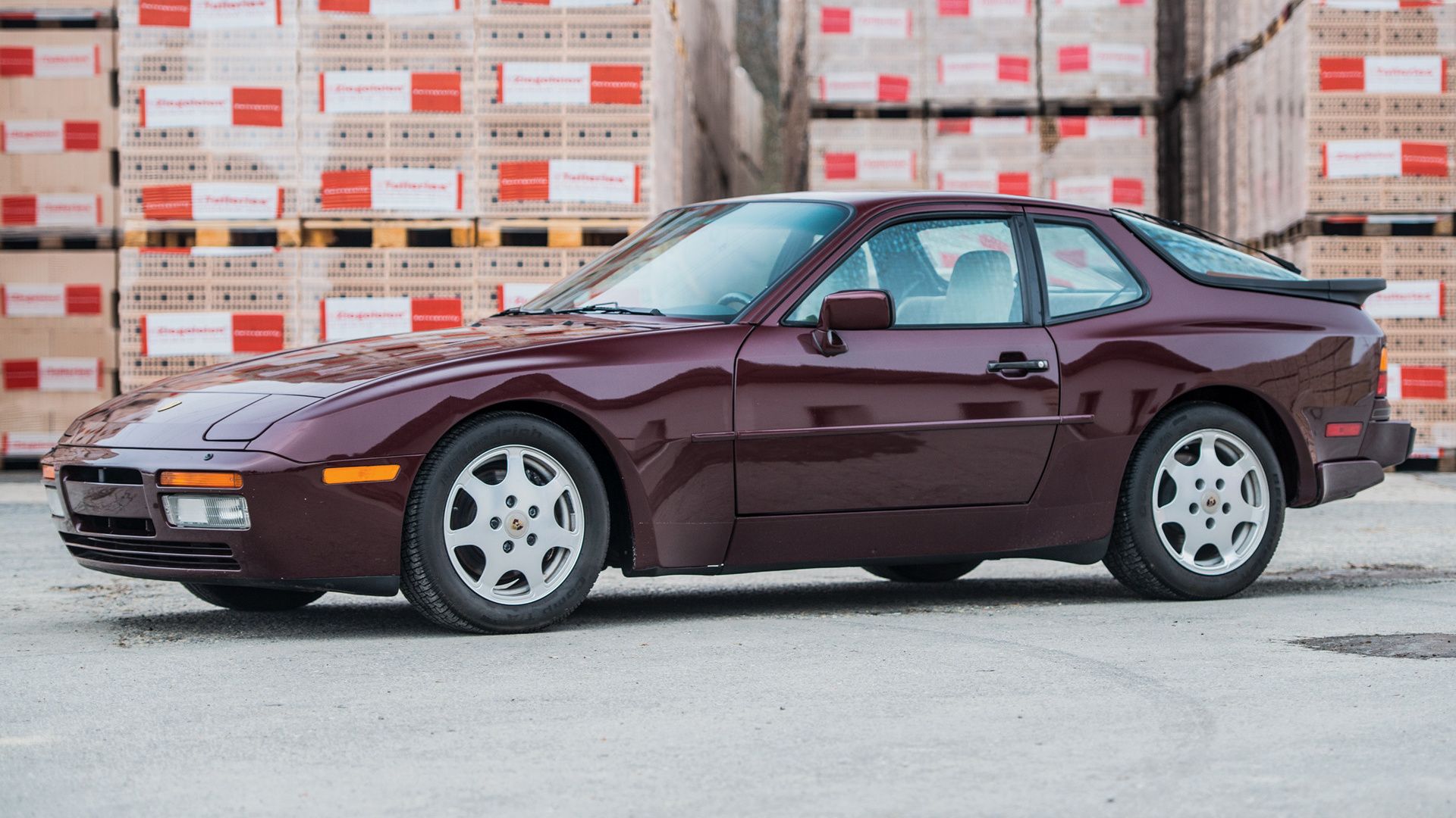 Porsche 944 Turbo S (US) and HD Image