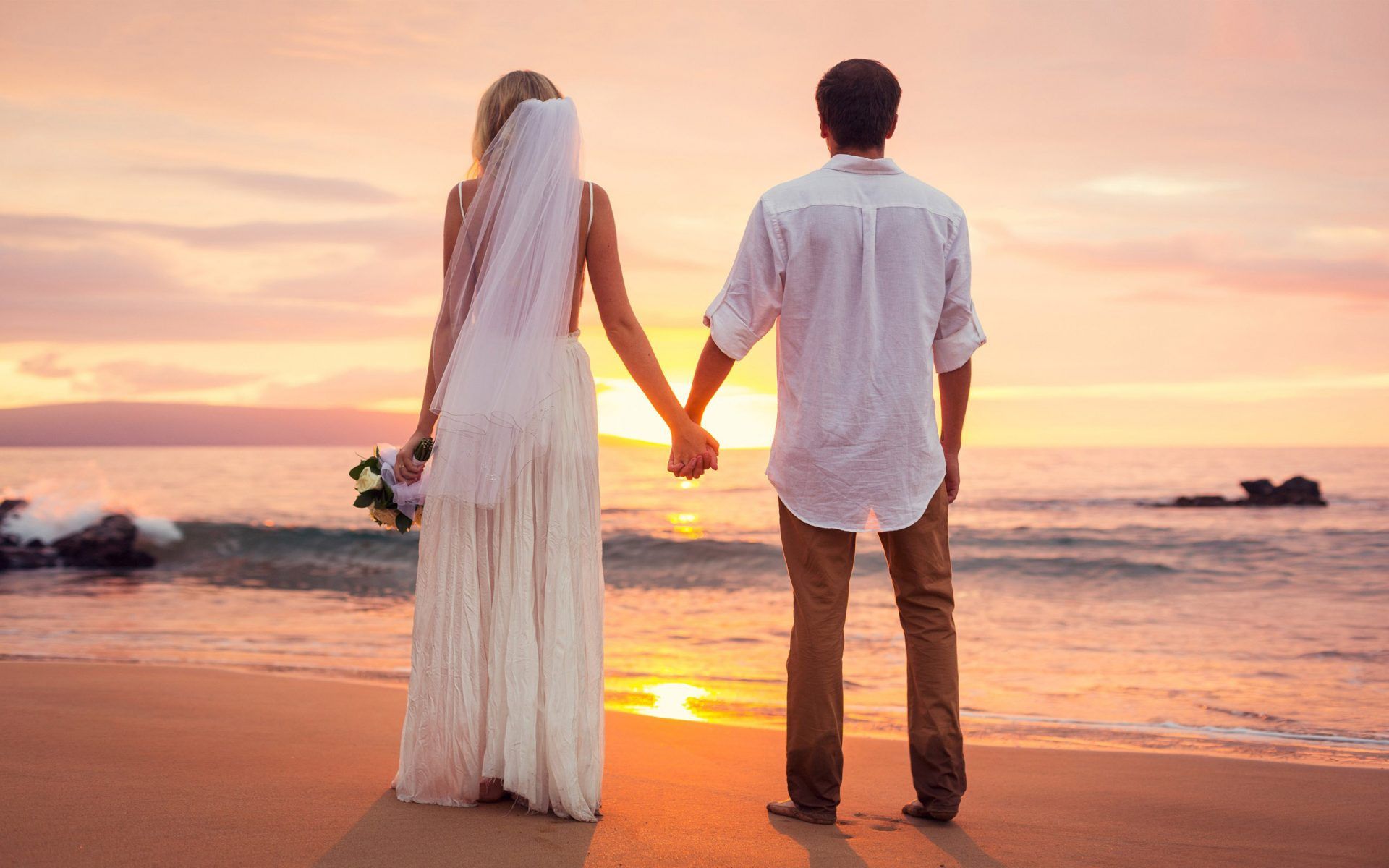 Love Couple Had Just Married Sea Beach Sunset HD Love Wallpaper Download 1920x1200