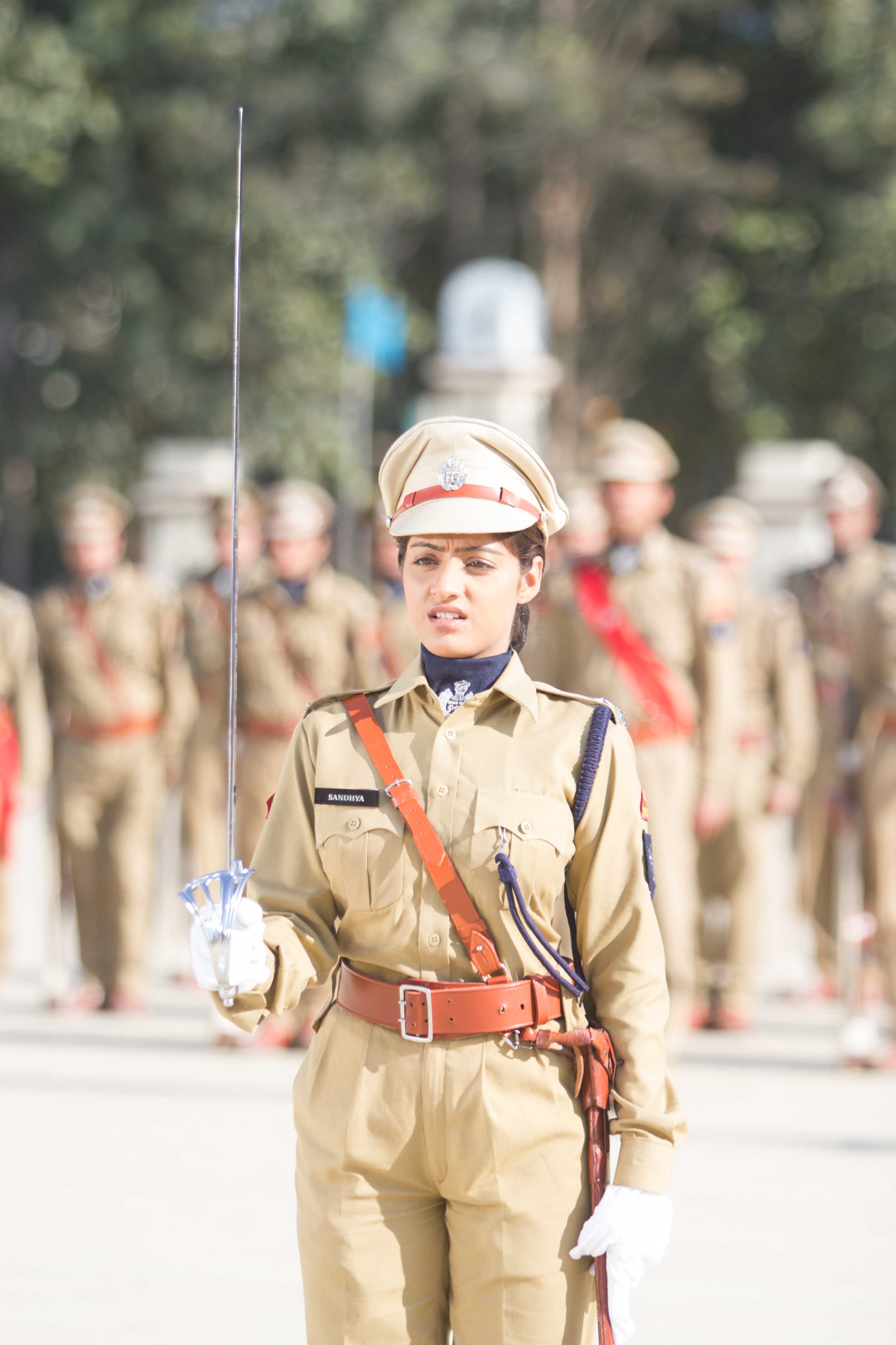 Ips Oath Drives Deepika To The Voting Booth Aur Baati Hum Ips Sandhya, Download Wallpaper