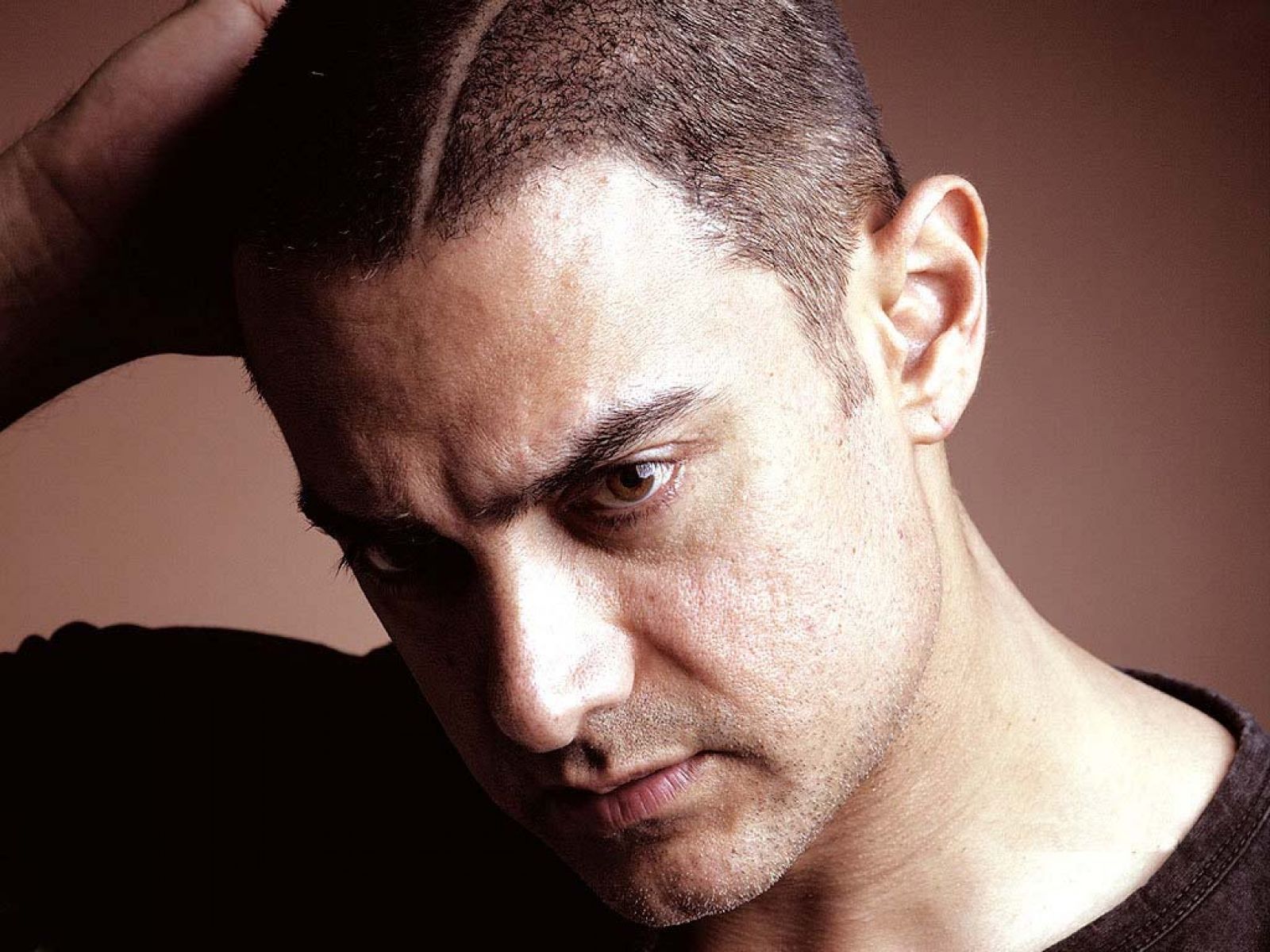 Aamir Khan From Ghajini. HD Bollywood Actors Wallpaper for Mobile and Desktop