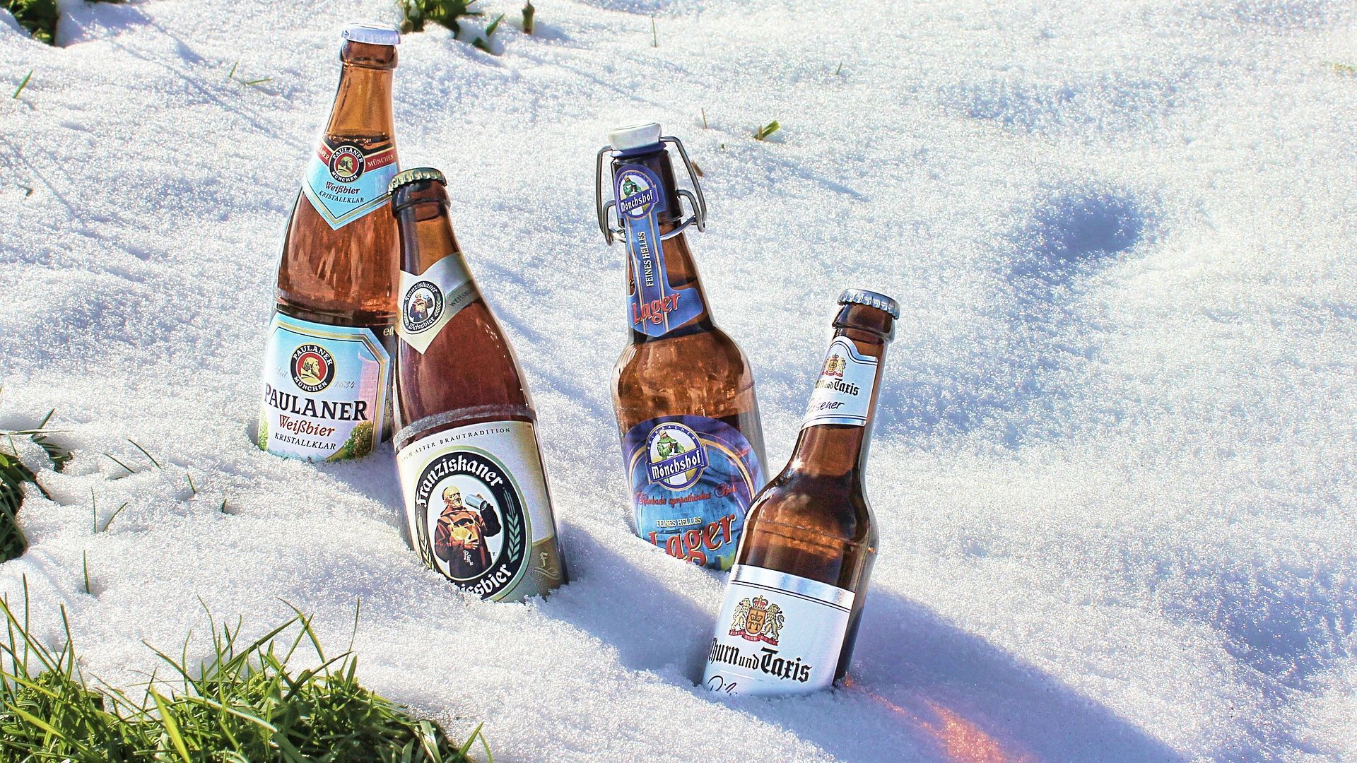 Snow Chilled Beer Bottle Wallpaper