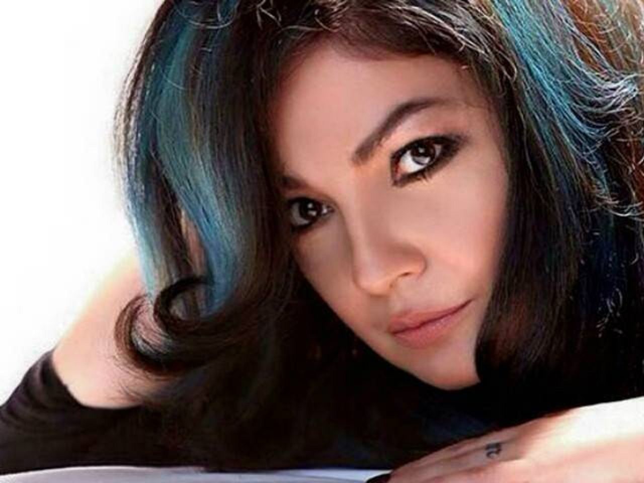 Beautiful Desktop HD Wallpaper Download: Pooja Bhatt HD Wallpaper