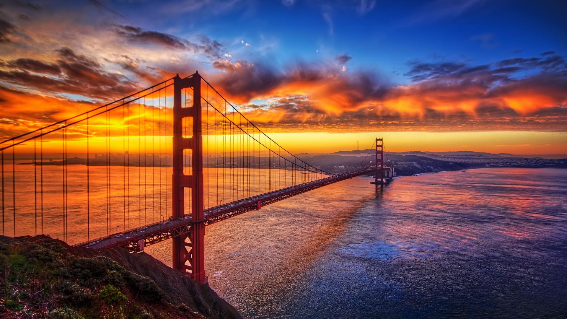 Sunset over Golden Gate Bridge HD Wallpaper