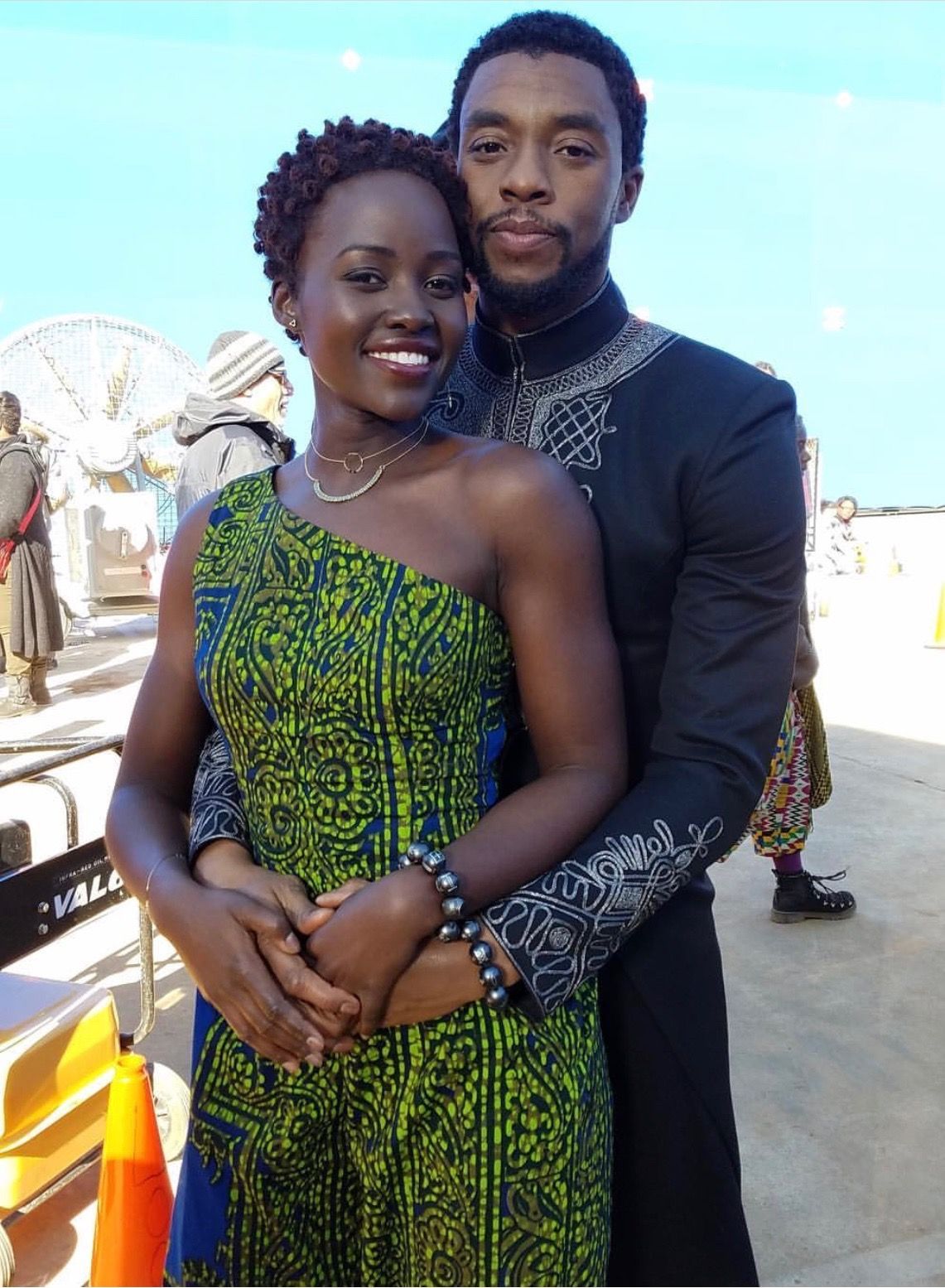 Chadwick Boseman and Lupita- My parents. Penteados noiva negra, Beleza negra, Mulheres africanas