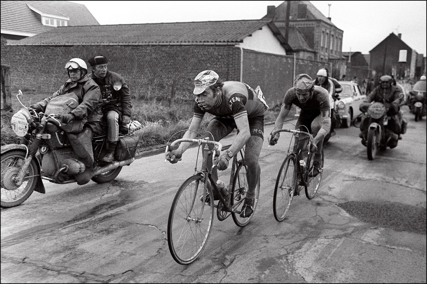 Cobbled Rivalries: Merckx and De Vlaeminck, Clash of the Charismatic Champions