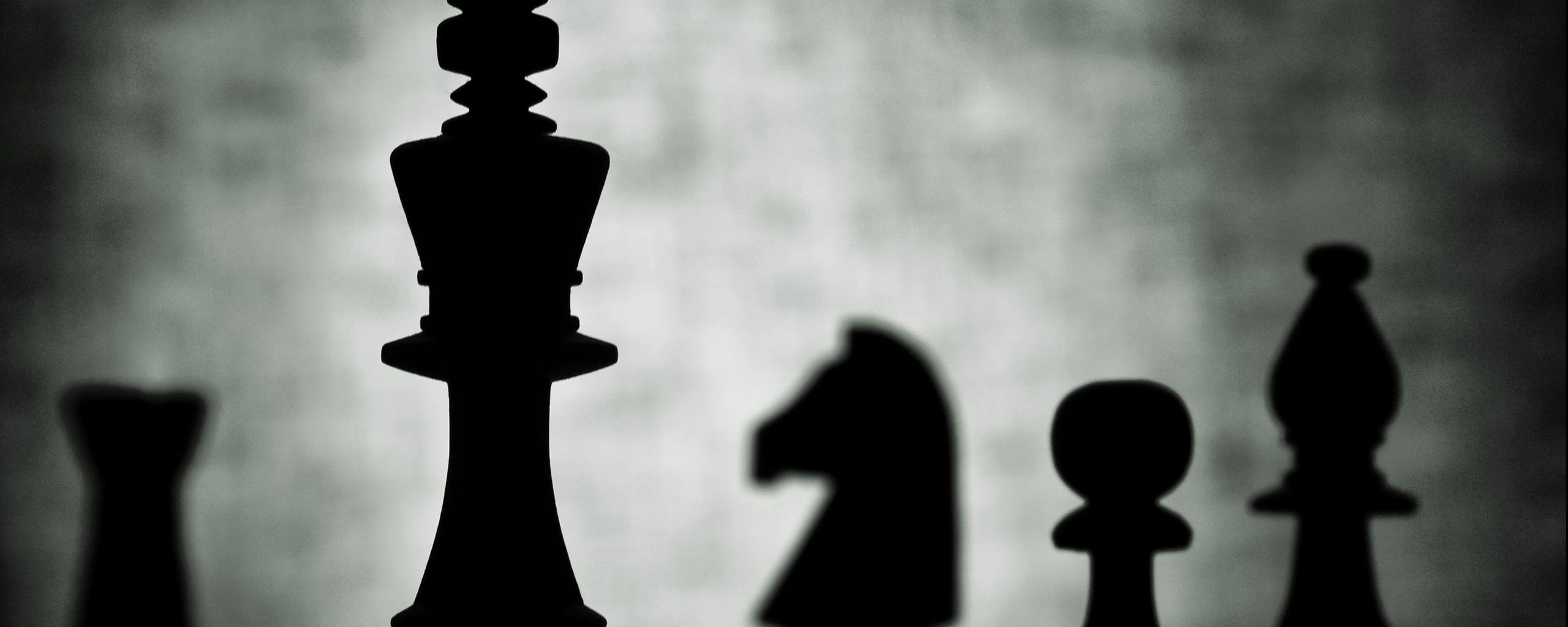 Download wallpaper 2560x1024 chess, figures, dark, game, king ultrawide monitor HD background