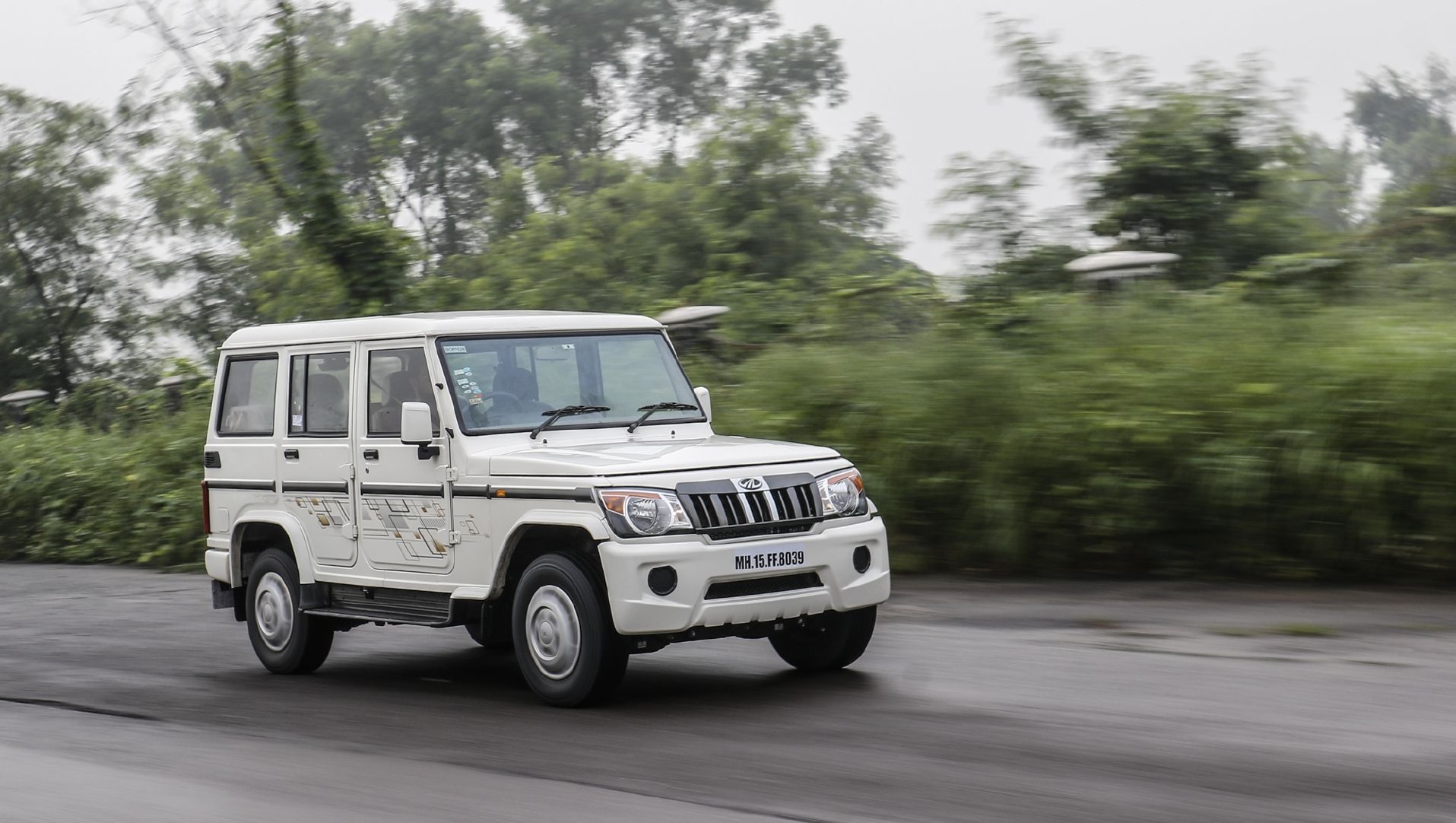 Mahindra Bolero [2011 2020] Image, Interior & Exterior Photo Gallery