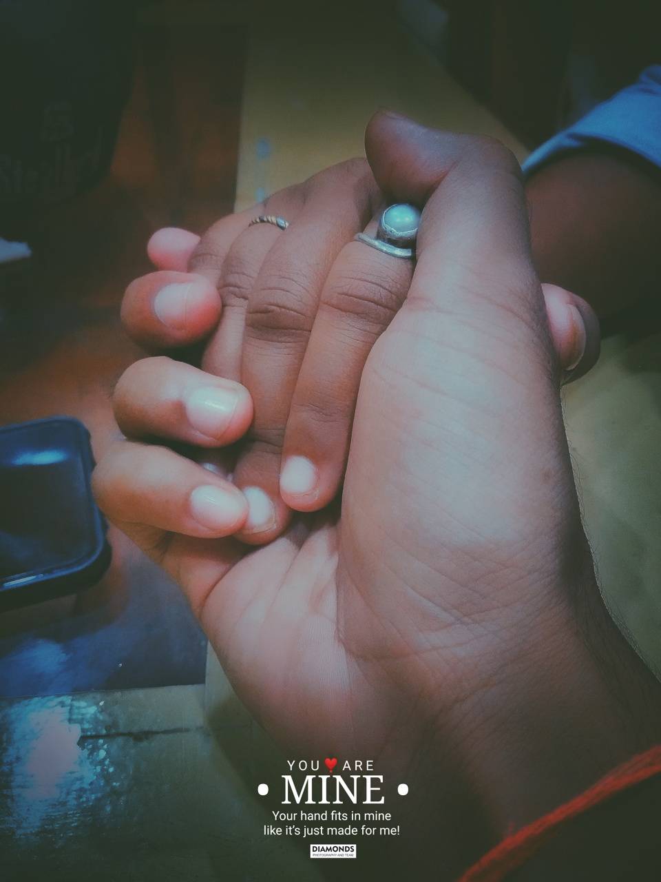 Couples Hand wallpaper