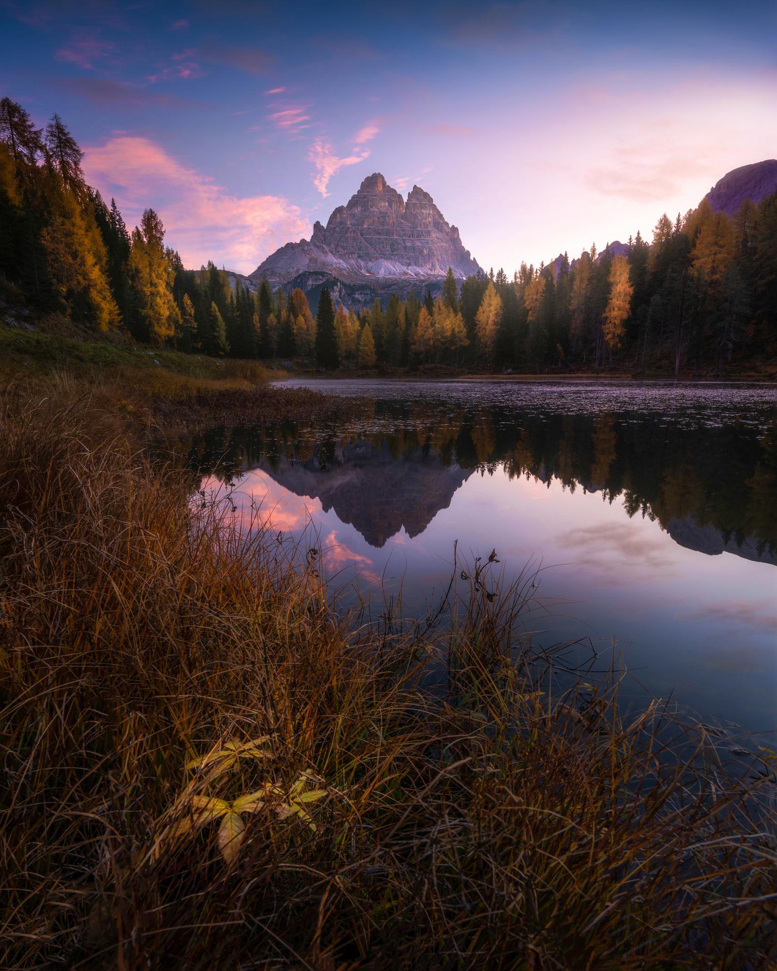 Sunrise at Lago d'Antorno, Dolomites, Italy [OC] [1920x1536]