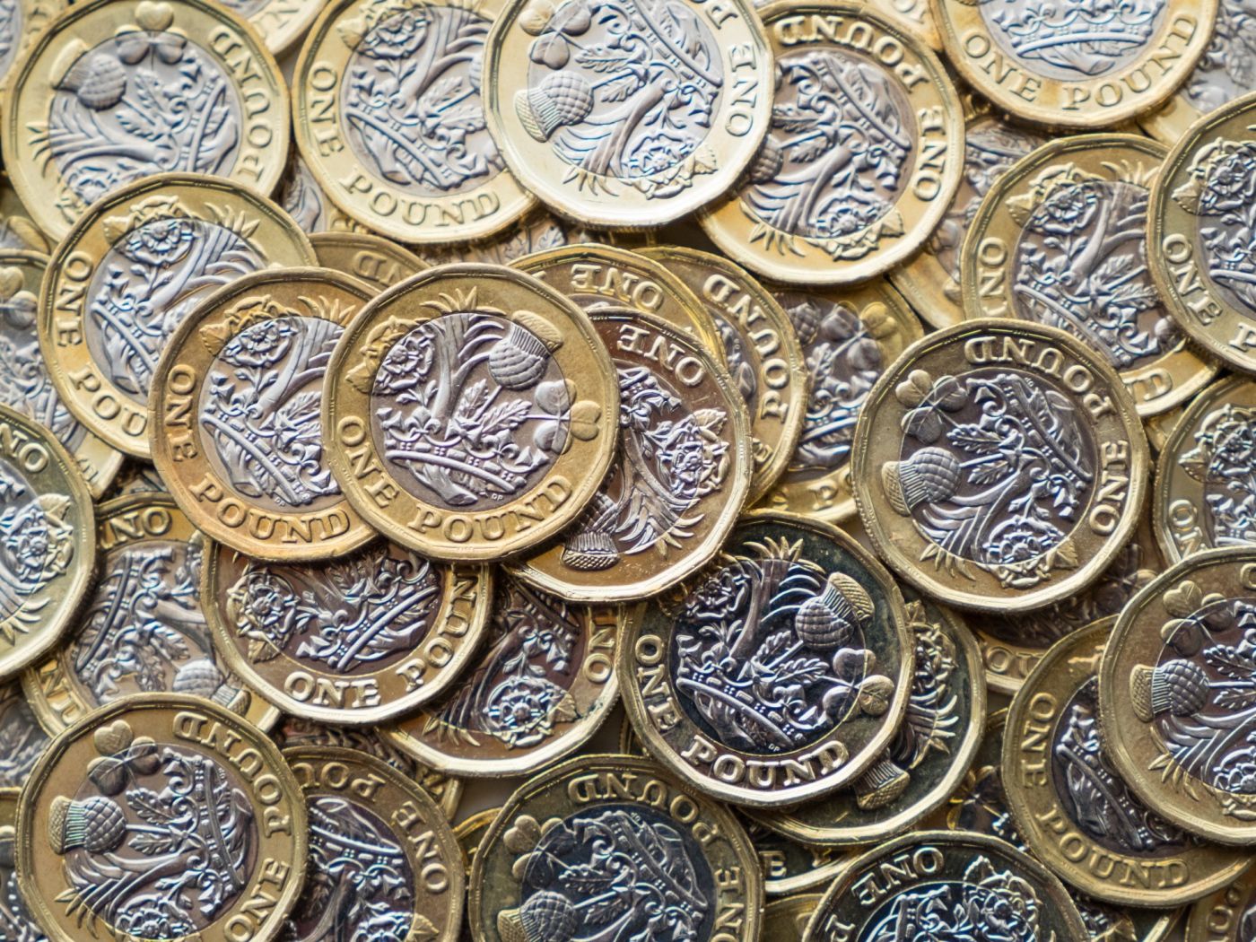 Lots of pound sterling coins close up Desktop wallpaper 1400x1050