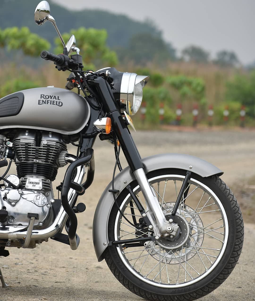 For more amazing posts of Royal Enfield follow this board. Royal enfield HD wallpaper, Royal enfield, Royal enfield wallpaper