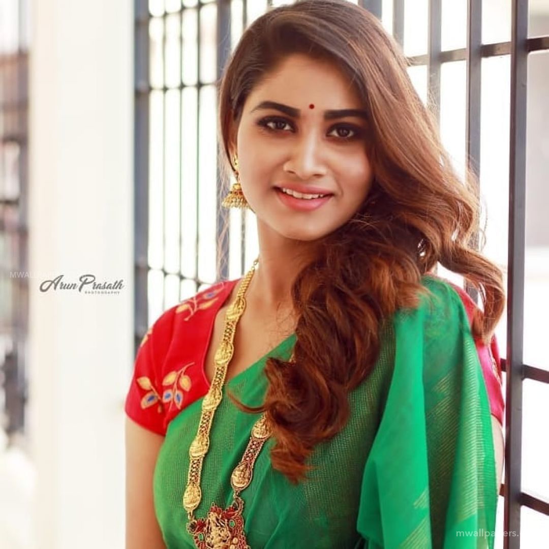 Shivani Narayanan HD Wallpaper (Desktop Background / Android / iPhone) (1080p, 4k) (1080x1080)
