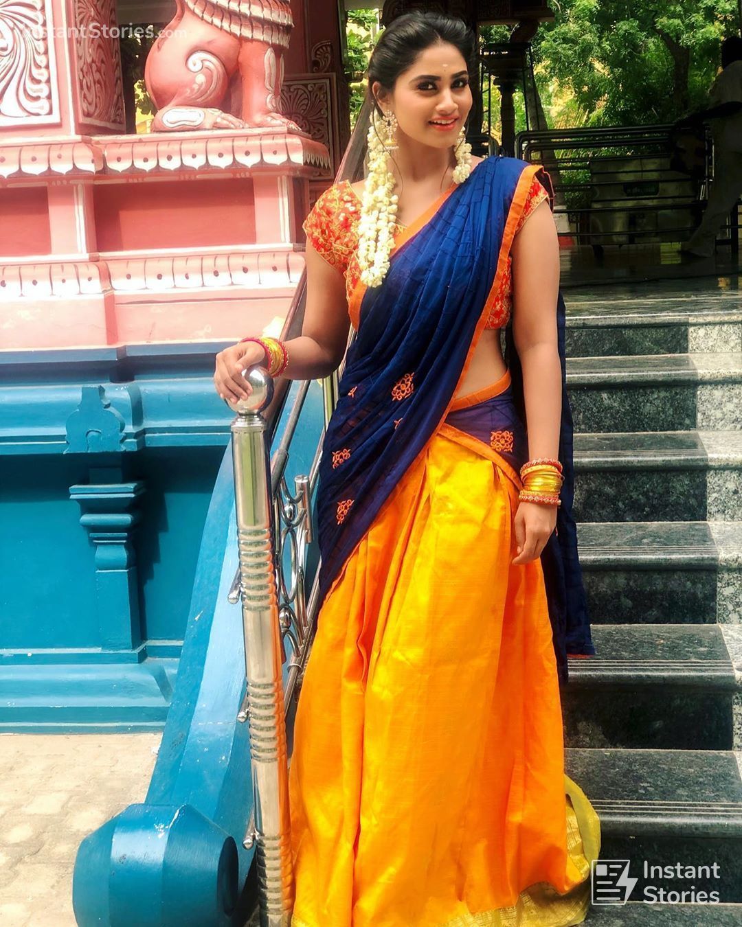 Shivani Narayanan Latest Hot HD Photo / Wallpaper (1080p) (Instagram / Facebook)