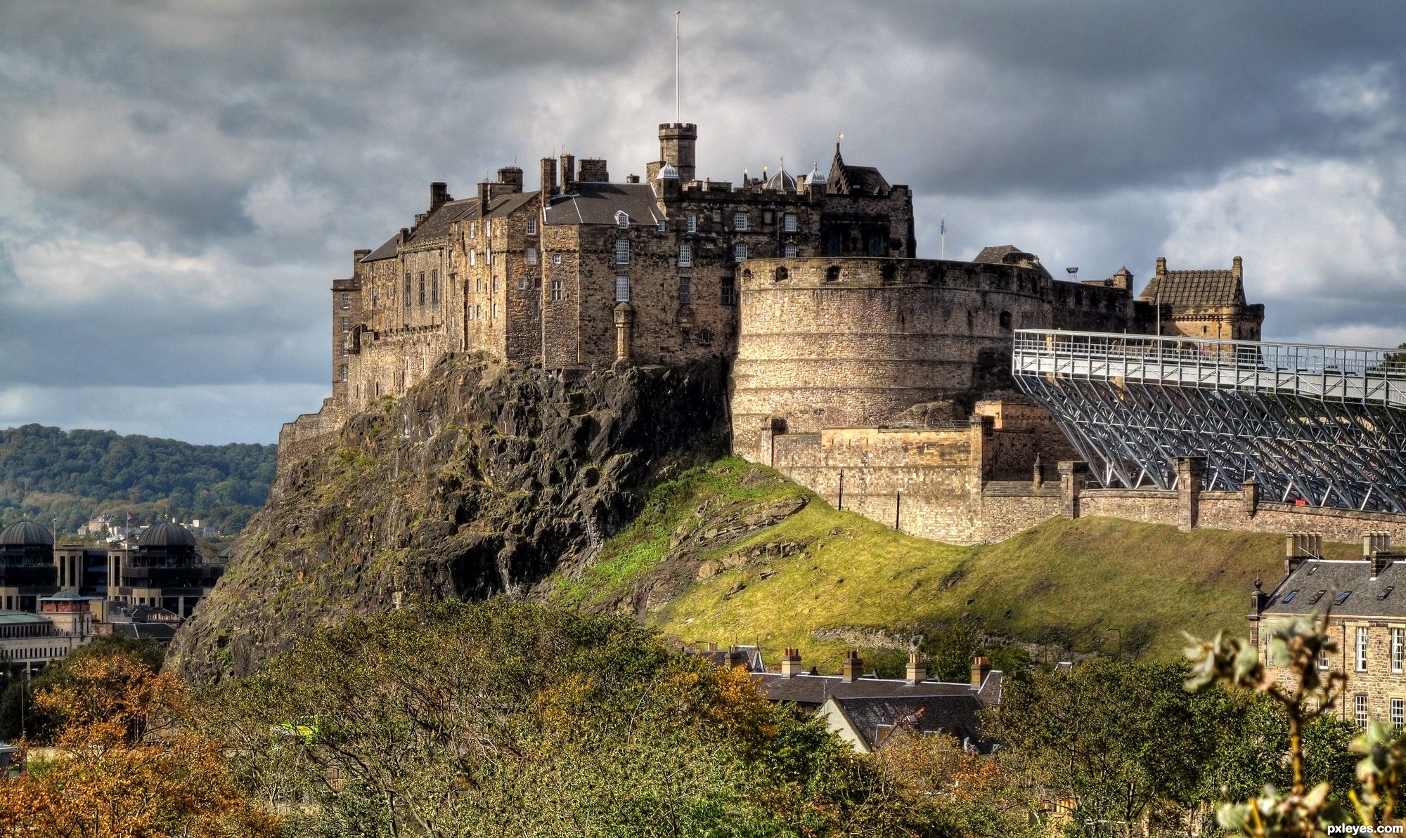2000x1193px Edinburgh Castle (927.24 KB).04.2015