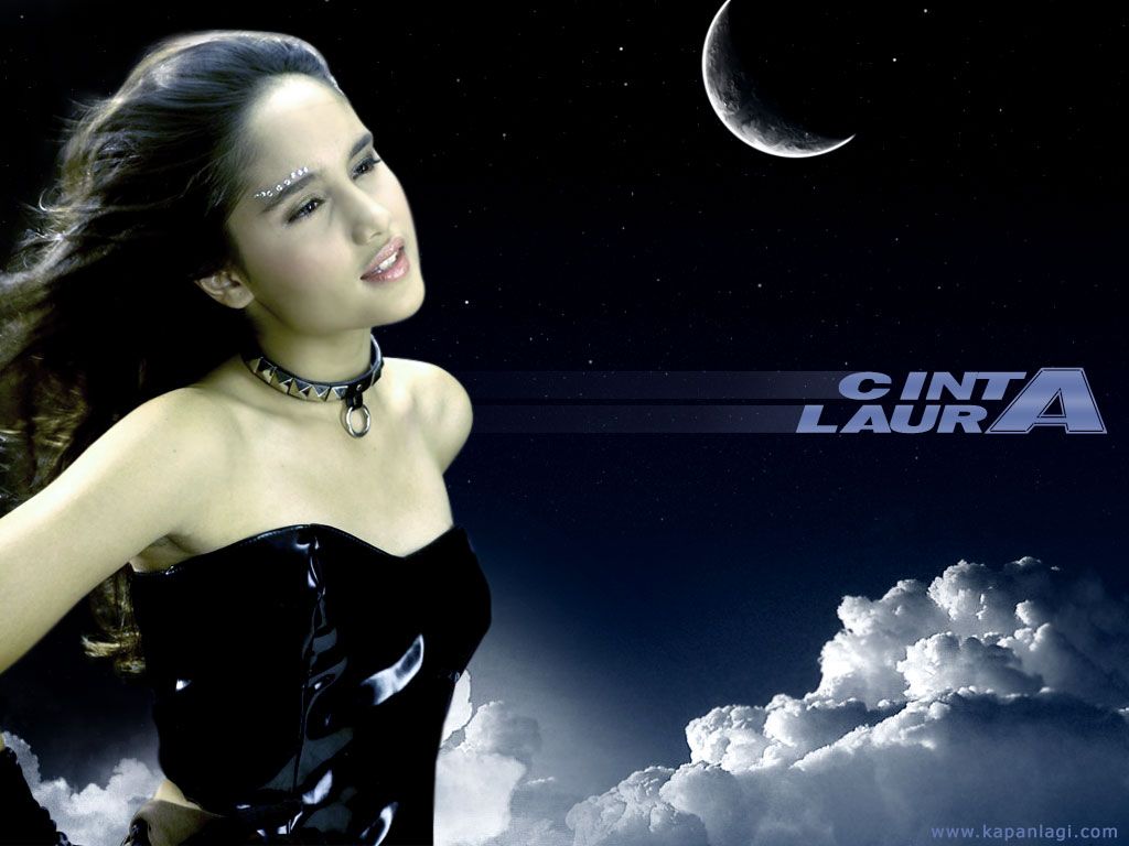 The hottest celebrity news: Cinta Laura Wallpaper