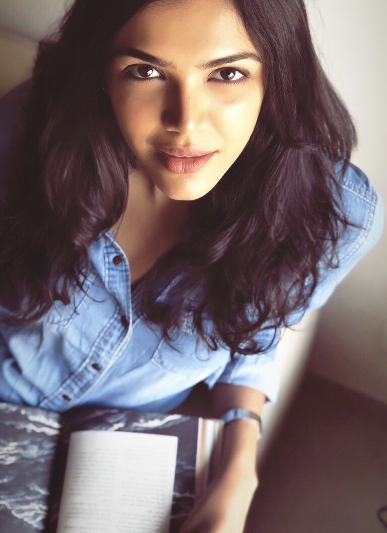 Shriya Pilgaonkar Hot Photohoot And Image Collections