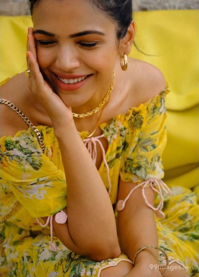 Shriya Pilgaonkar Latest Hot HD Photohoot Photo / Wallpaper (1080p) (777x1080)