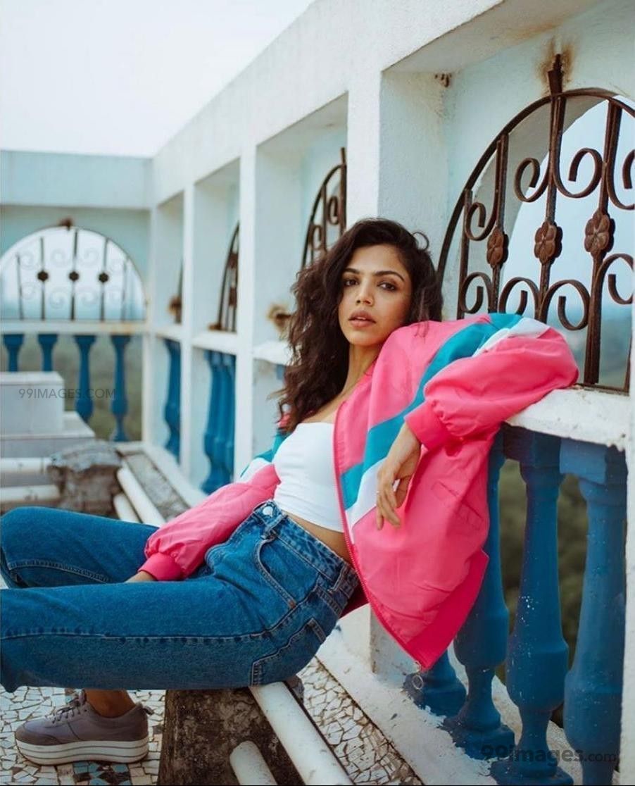 Shriya Pilgaonkar Latest Hot HD Photohoot Photo / Wallpaper (1080p) (902x1116)