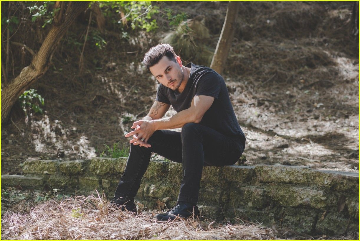 Vampire Diaries' Michael Malarkey Says There Was 'Something Beautiful' in Enzo's Death: Photo 1086469. Magazine, Michael Malarkey Picture. Just Jared Jr