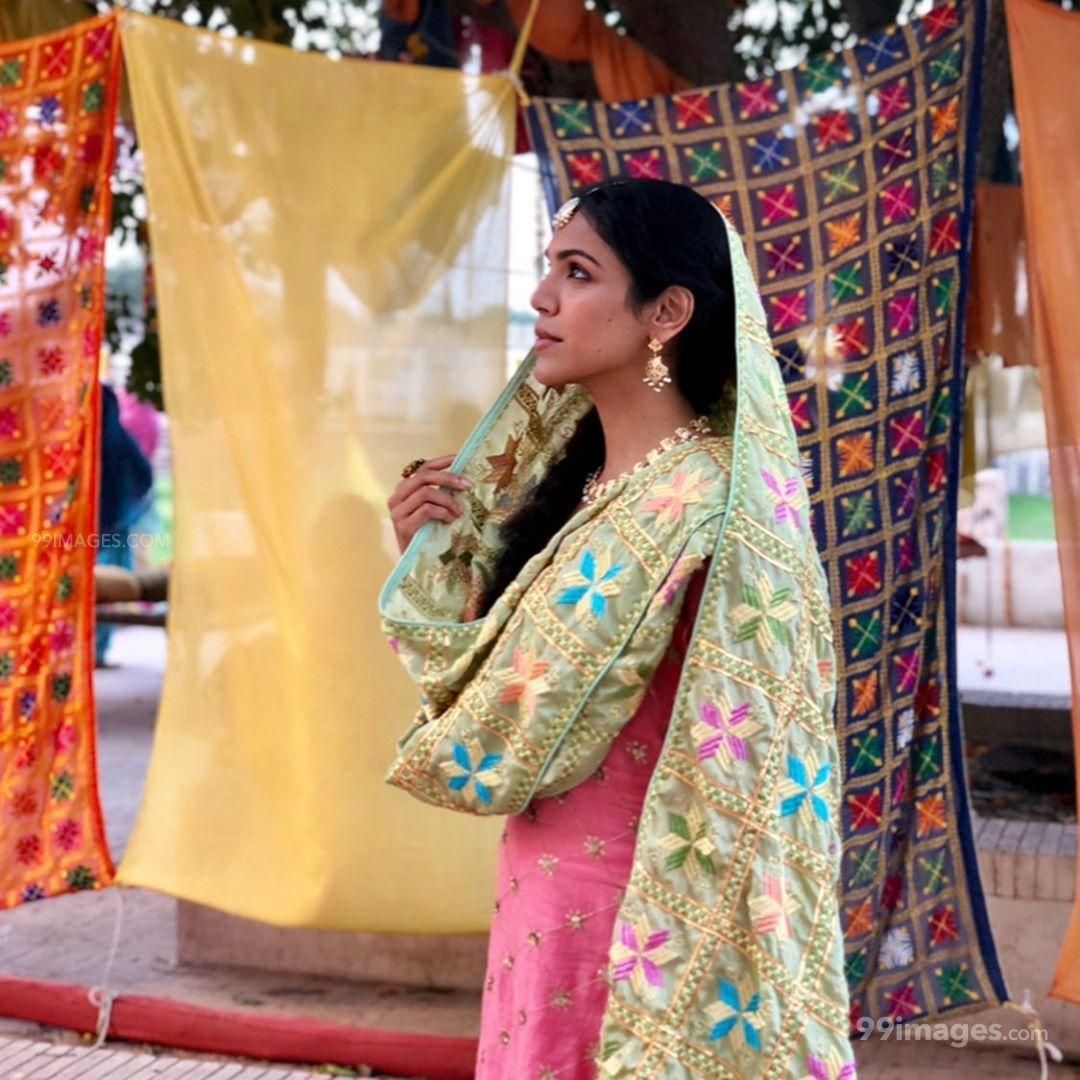 Shriya Pilgaonkar Latest Hot HD Photohoot Photo / Wallpaper (1080p) (1080x1080)