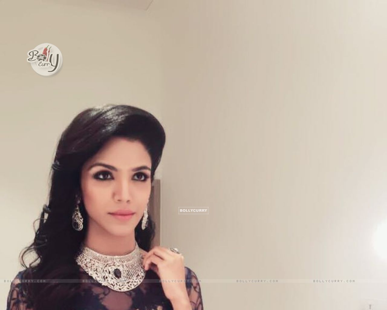 Wallpaper Pilgaonkar's ramp debut! size:1280x1024