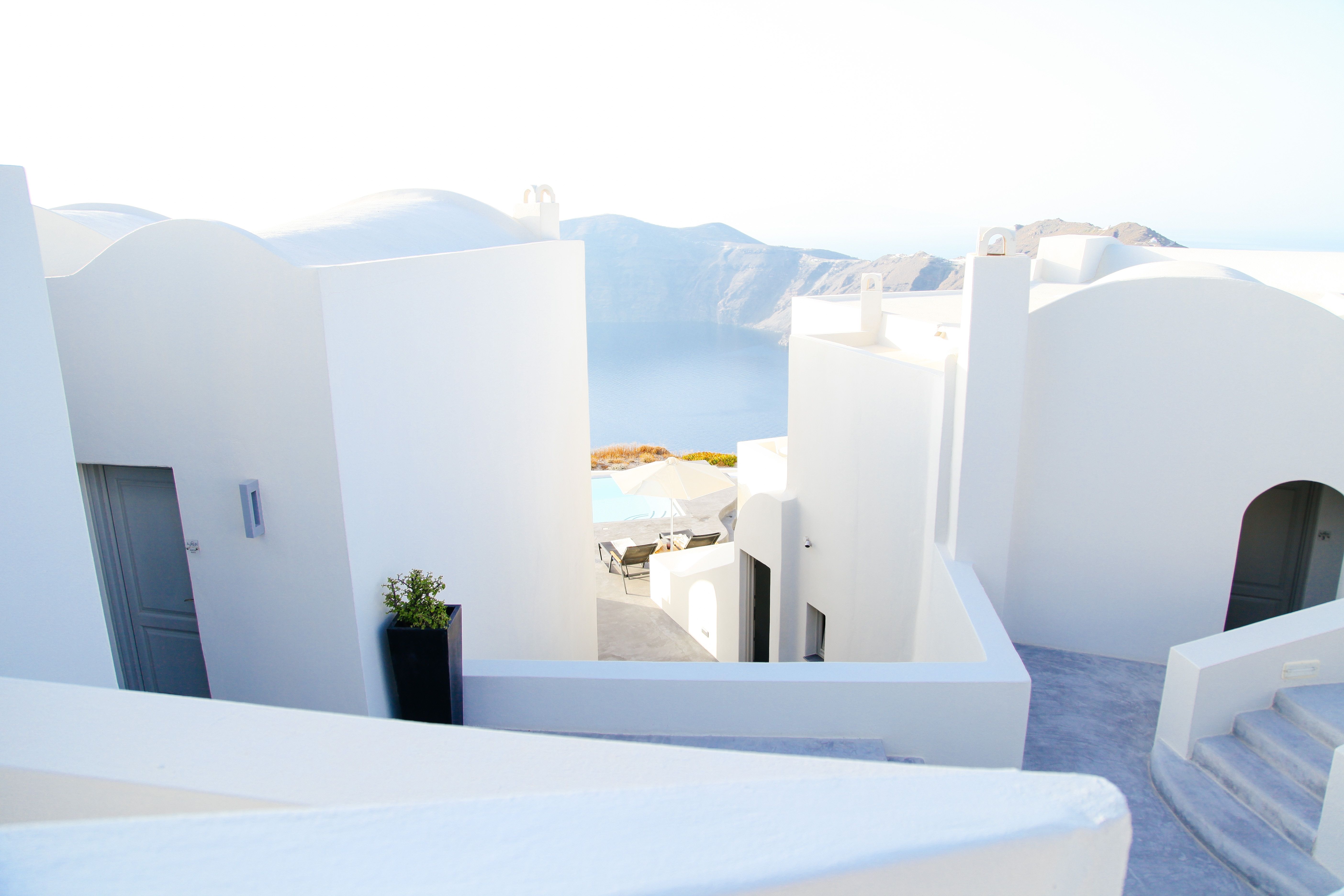 5616x3744 #sea, #greece, #home, #white, #building, #minimal, #house, #motel, #light, #water, #minimalist, #room, #plant, #bright, #architecture, #architeture, #land, #lake, #aesthetic, #PNG image, #hotel. Mocah.org HD Wallpaper