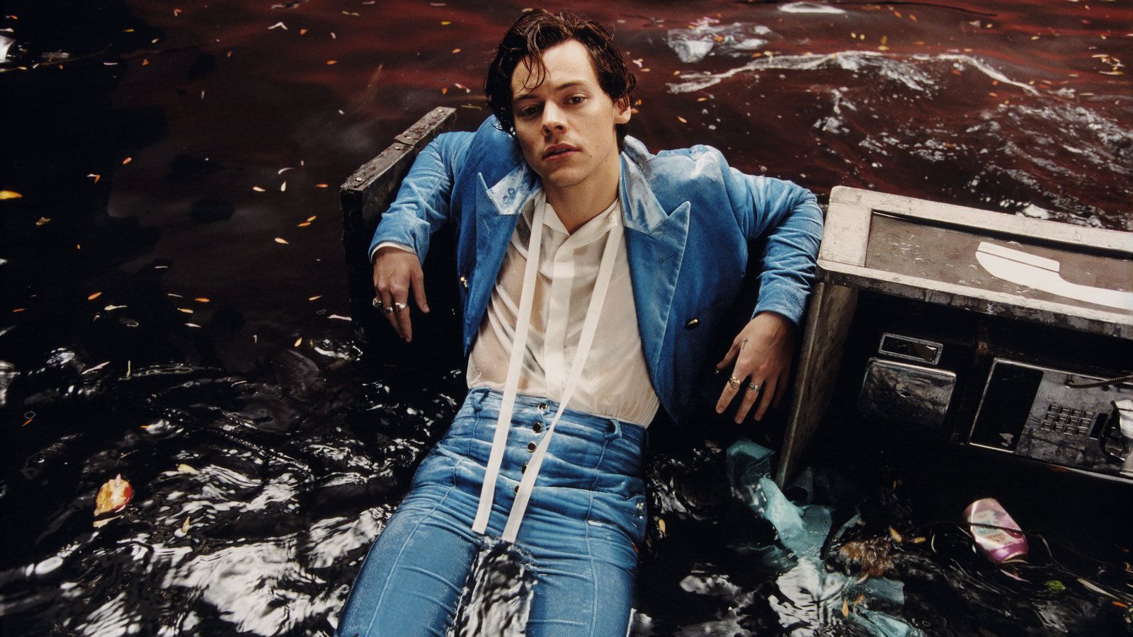 Harry Styles Fights the Spotlight on His Debut Solo Album