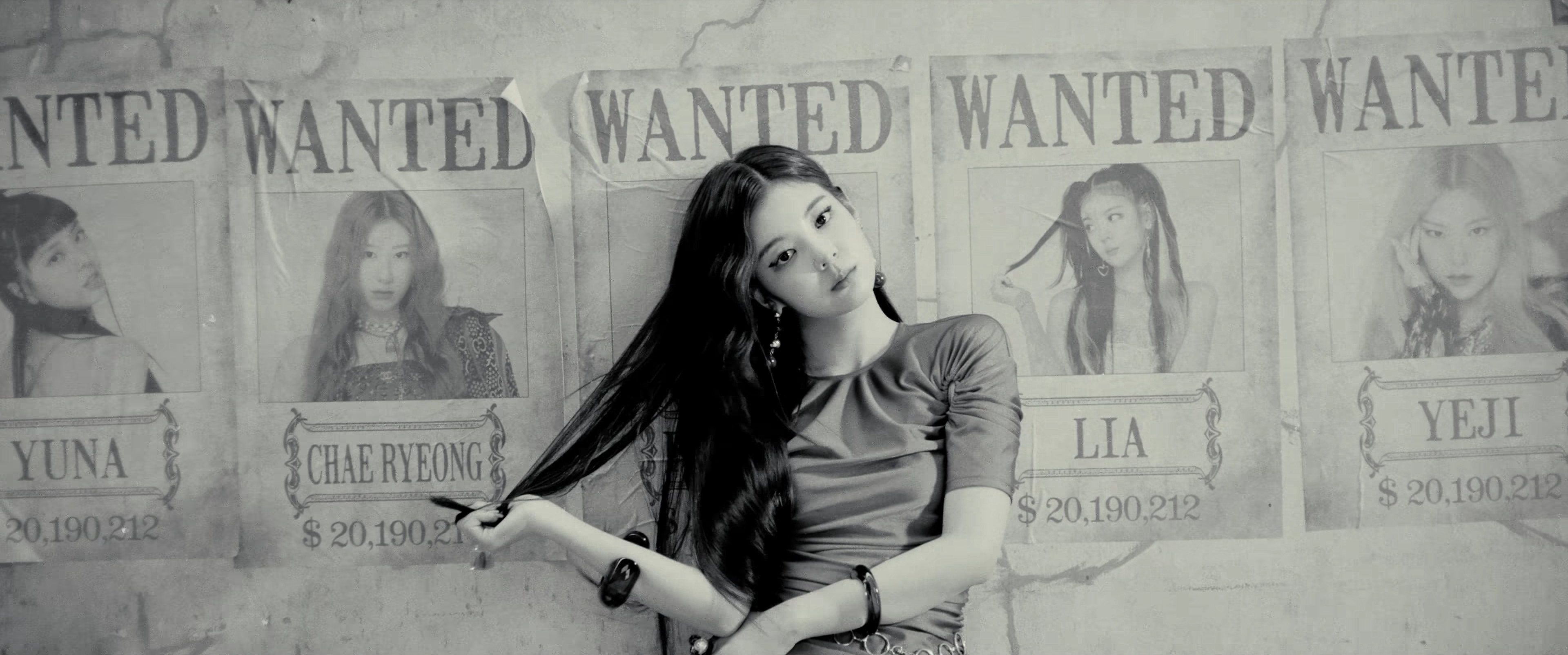 ITZY Not Shy Comeback Opening (4K Screencaps)-Pop Database / dbkpop.com