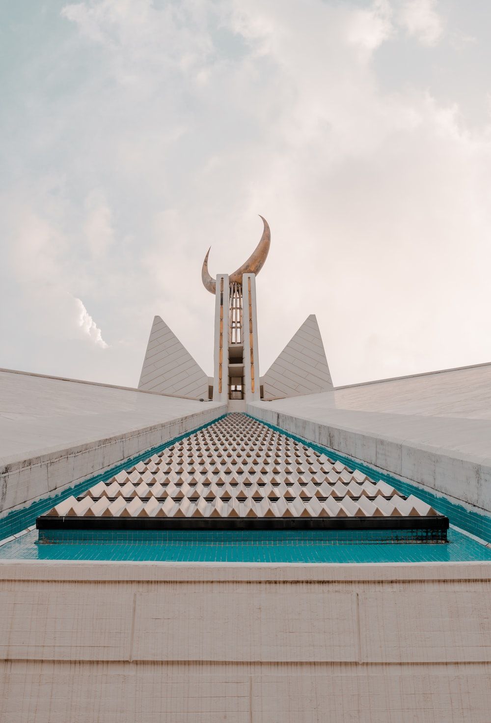 Faisal Mosque, Islamabad, Pakistan Picture. Download Free Image