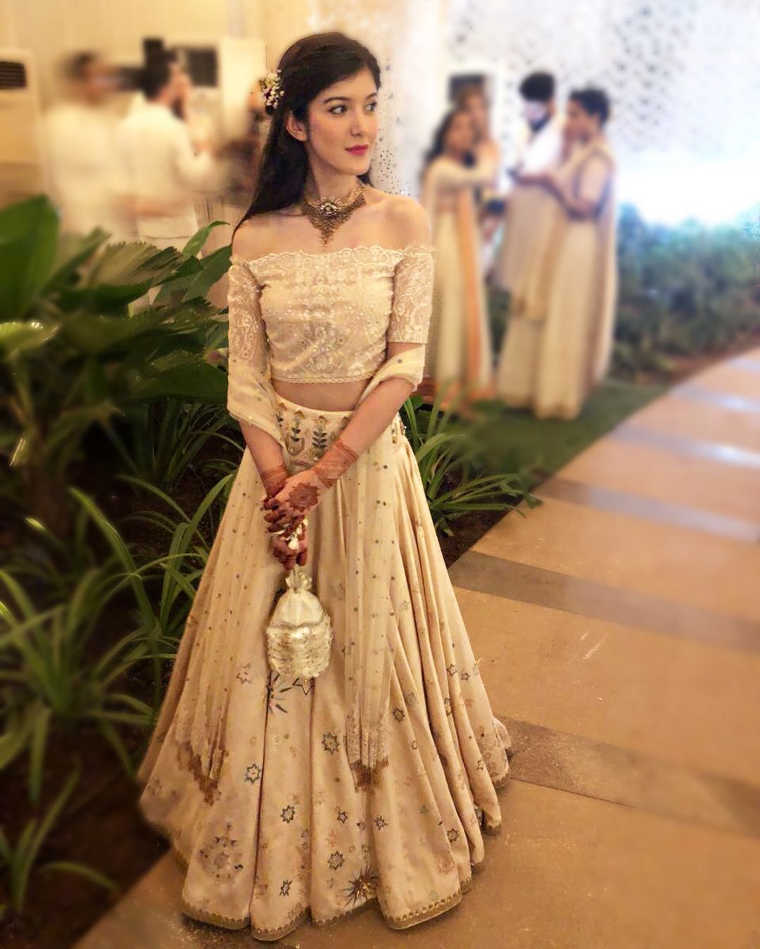 The Complete Wedding Album Of Sonam Kapoor And Anand Ahuja. Indian bridal outfits, Designer dresses indian, Indian wedding outfits