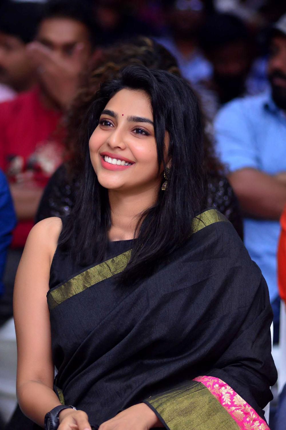 Aishwarya Lekshmi Saree