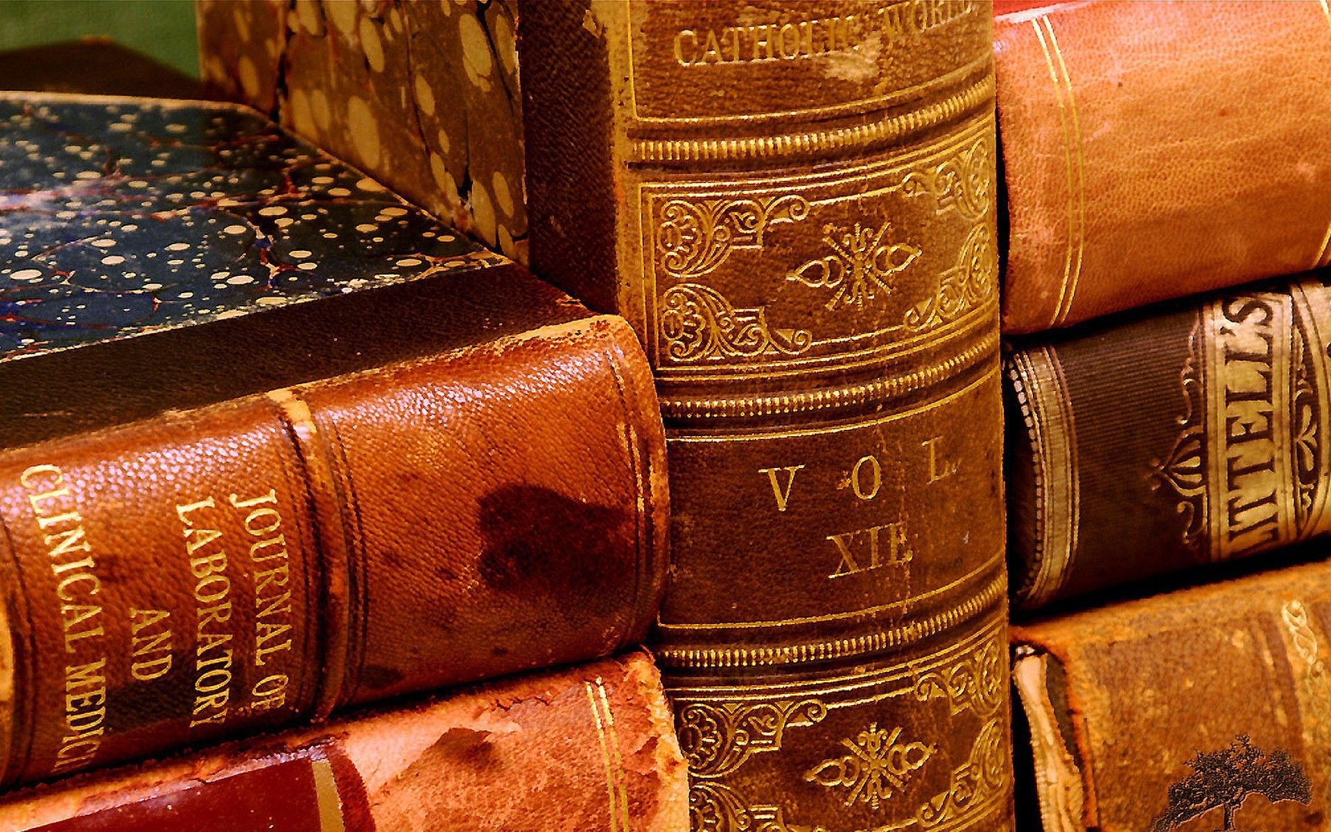 Old Books Wallpaper