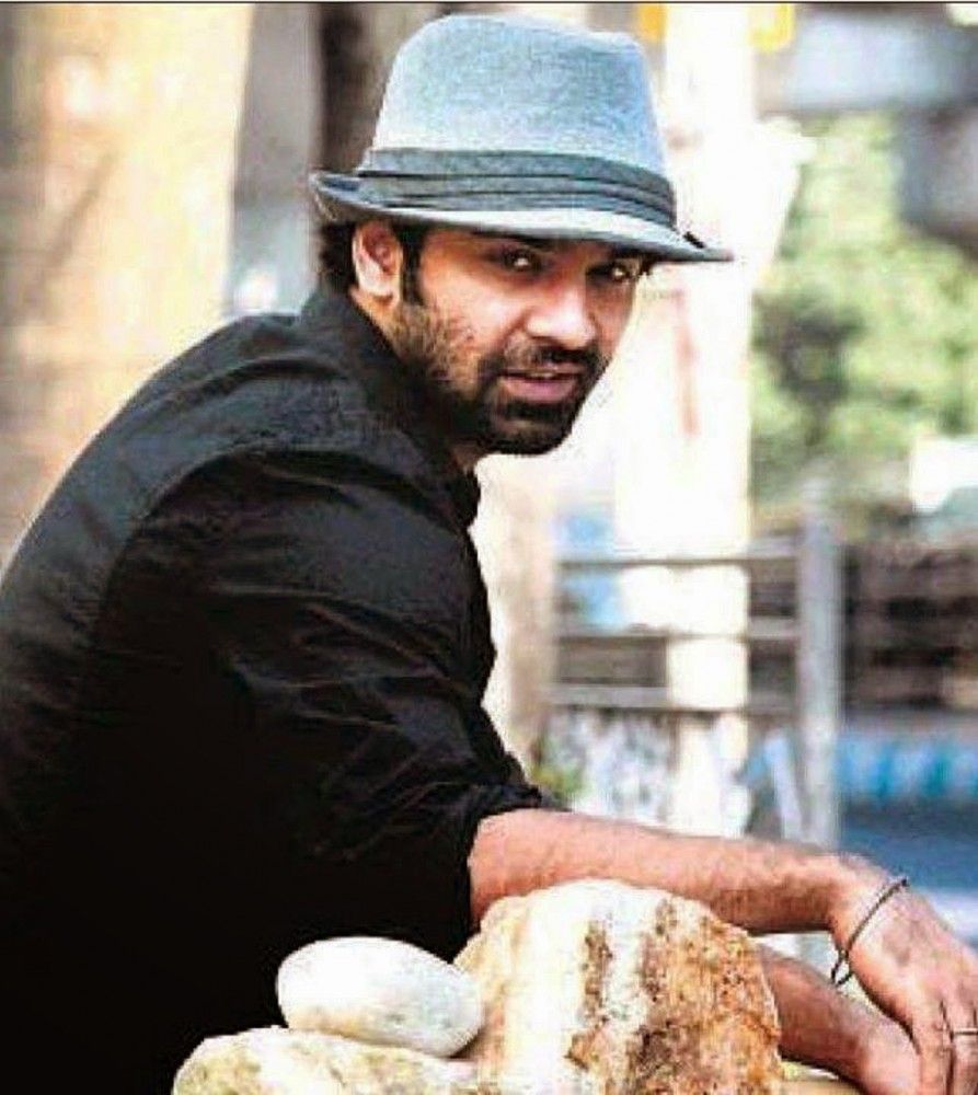 Filmbees Sobti wallpaper